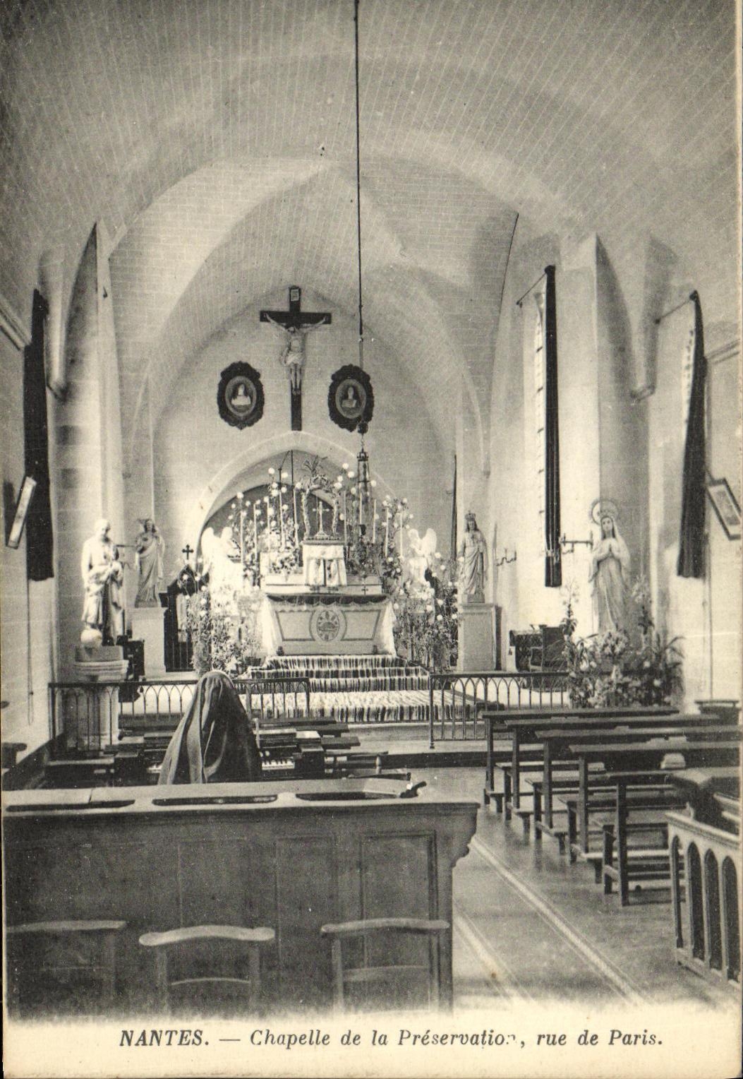 VINTAGE POSTCARD Nantes Vault of Safeguarding street of Paris