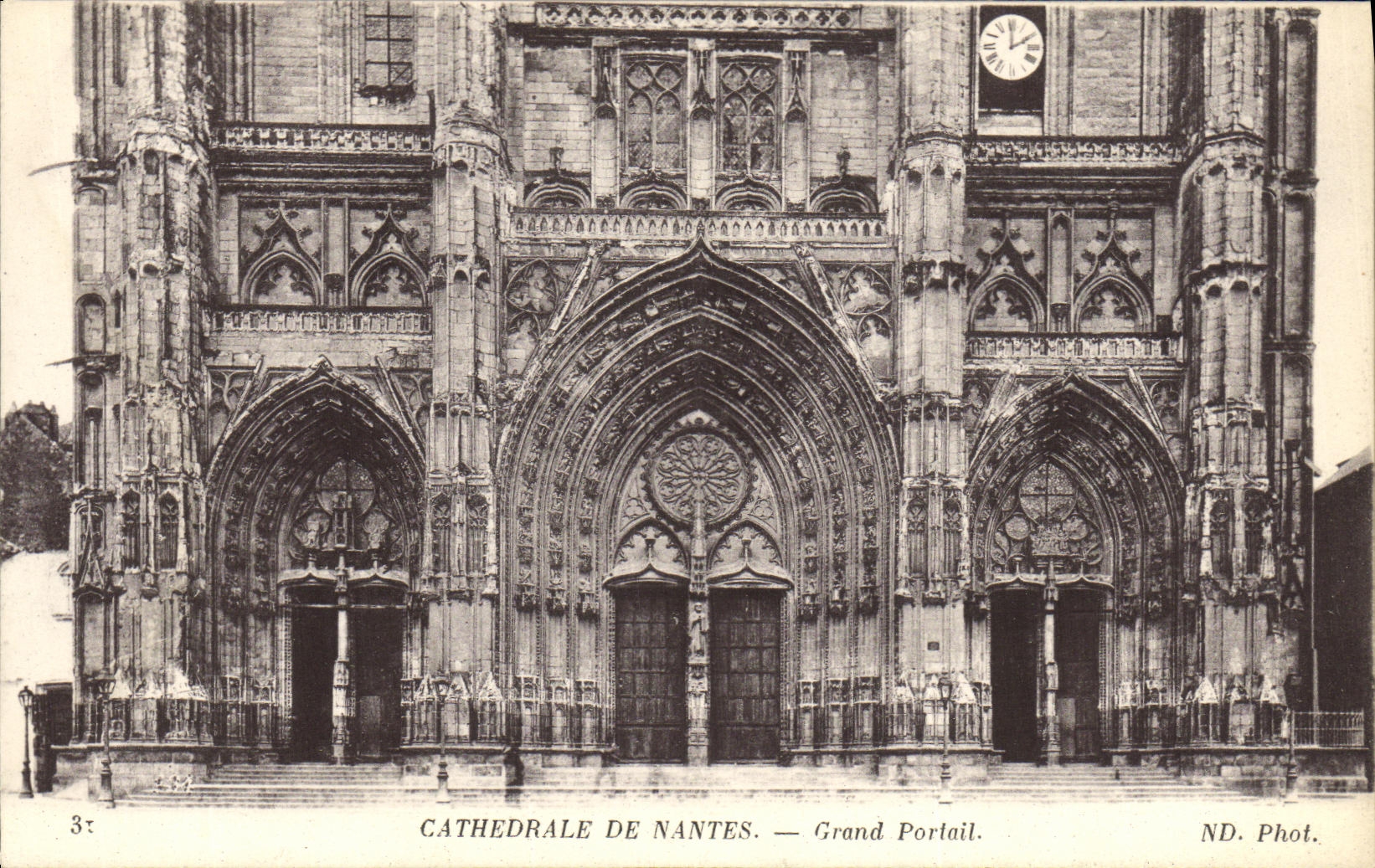 VINTAGE POSTCARD Cathedral of Nantes Large Gate