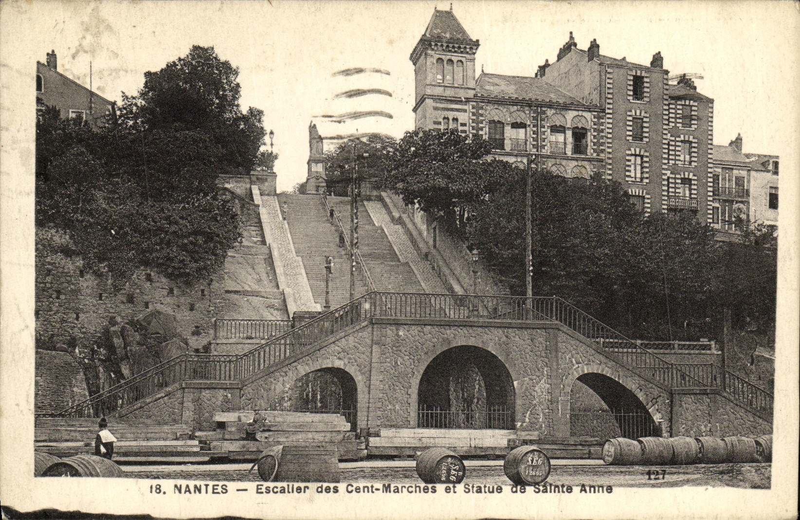 VINTAGE POSTCARD Nantes Escaller of the Hundred Steps and Statue of Sainte Anne