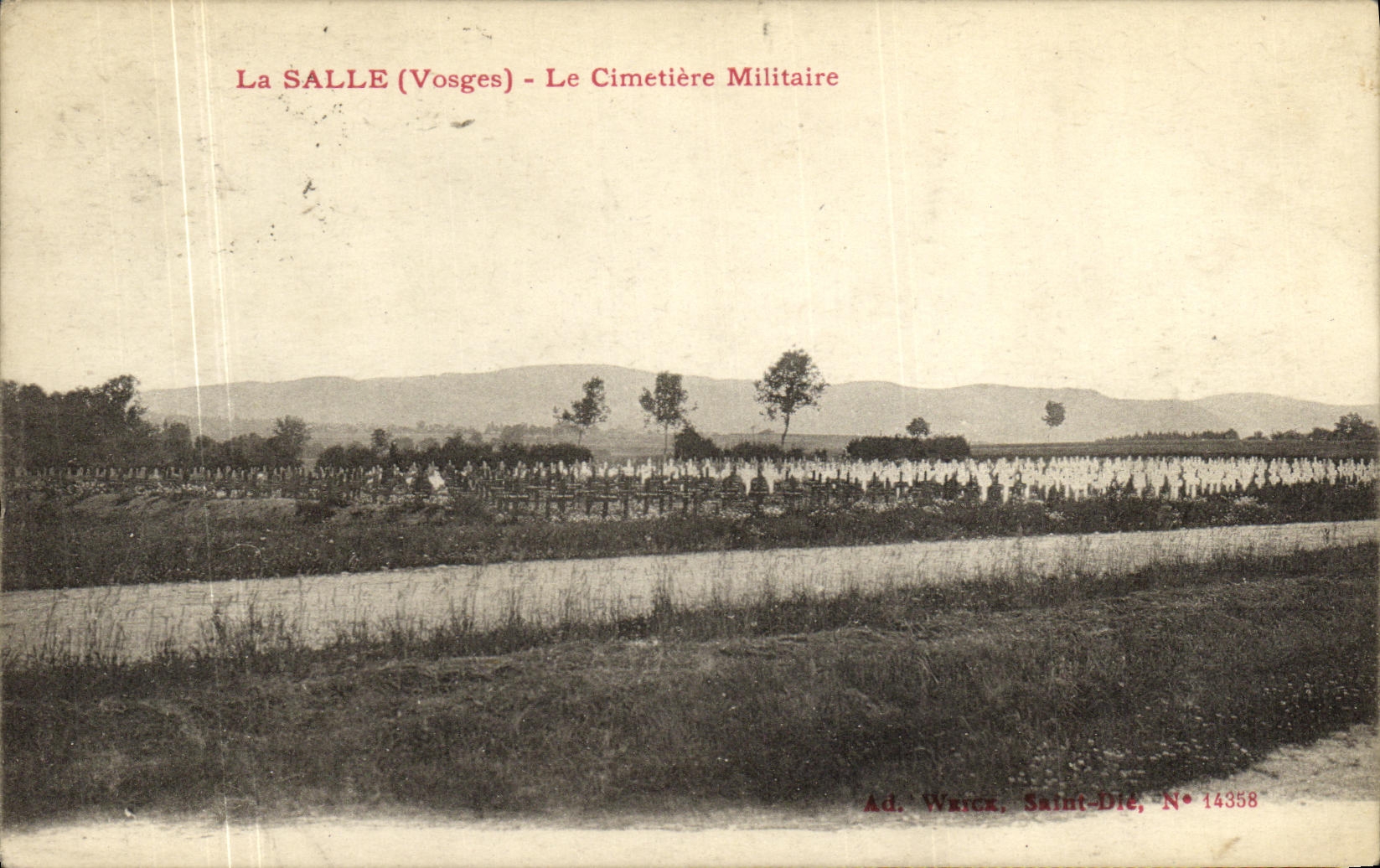 VINTAGE POSTCARD Militaria the Room the Military Cemetery