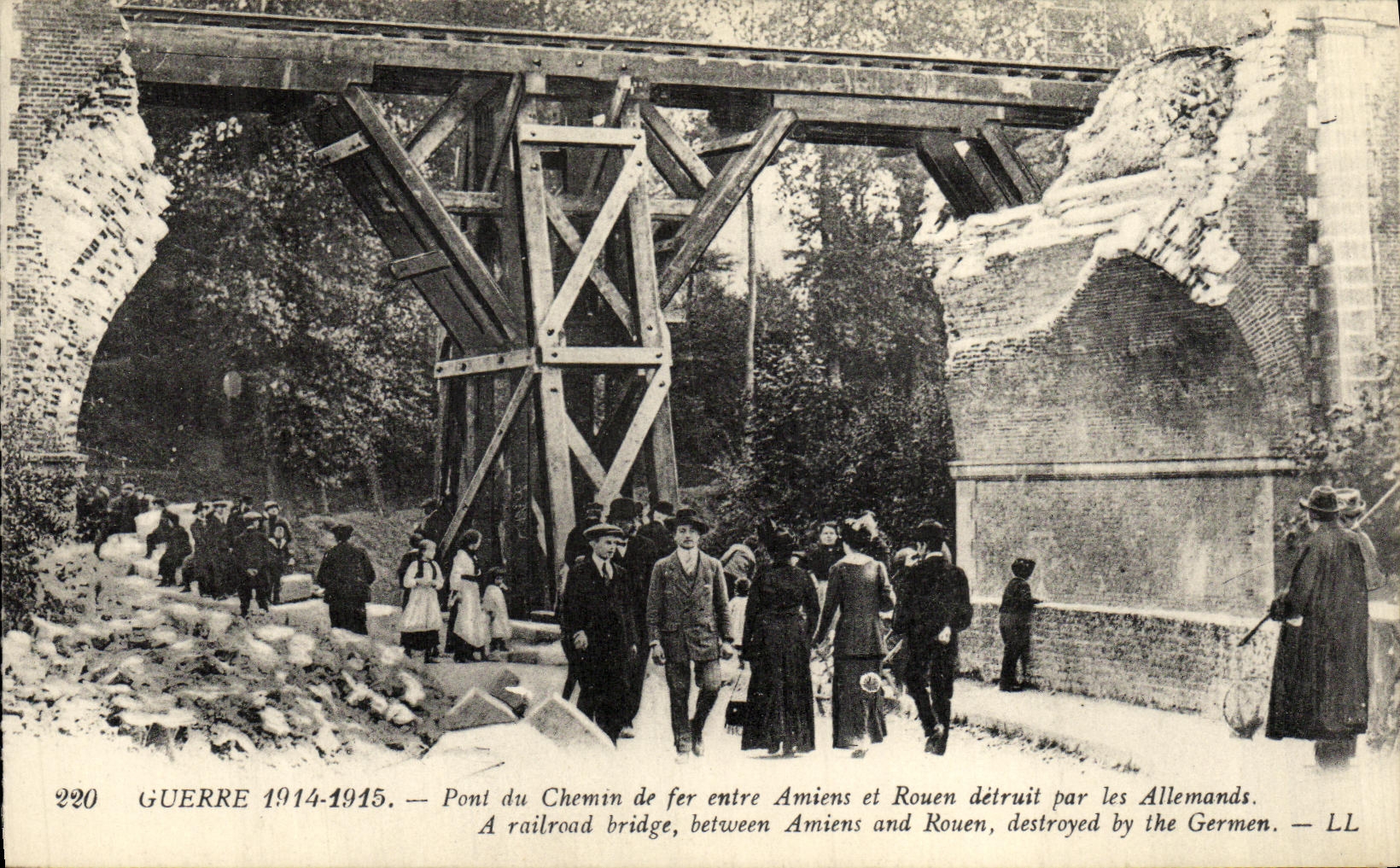 VINTAGE POSTCARD Militaria War Bridge of the Railroad between Amiens and Rouen by German