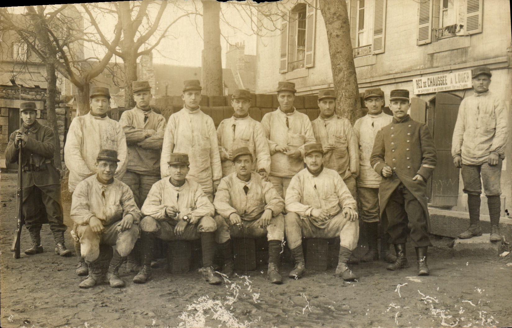 PARTE PHOTO Militaria Soldats numero 54 sur les kepis 