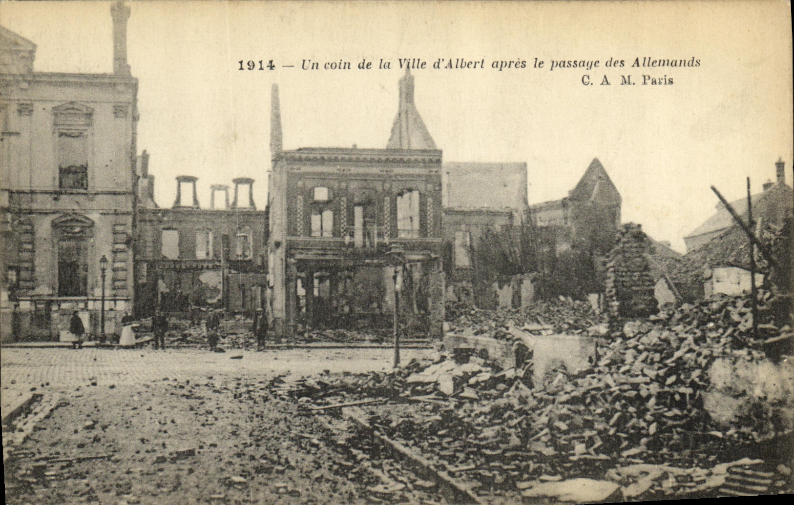 CPA Militaria Paris Un Coin de la Ville d Albert apres le Passage des Allemands