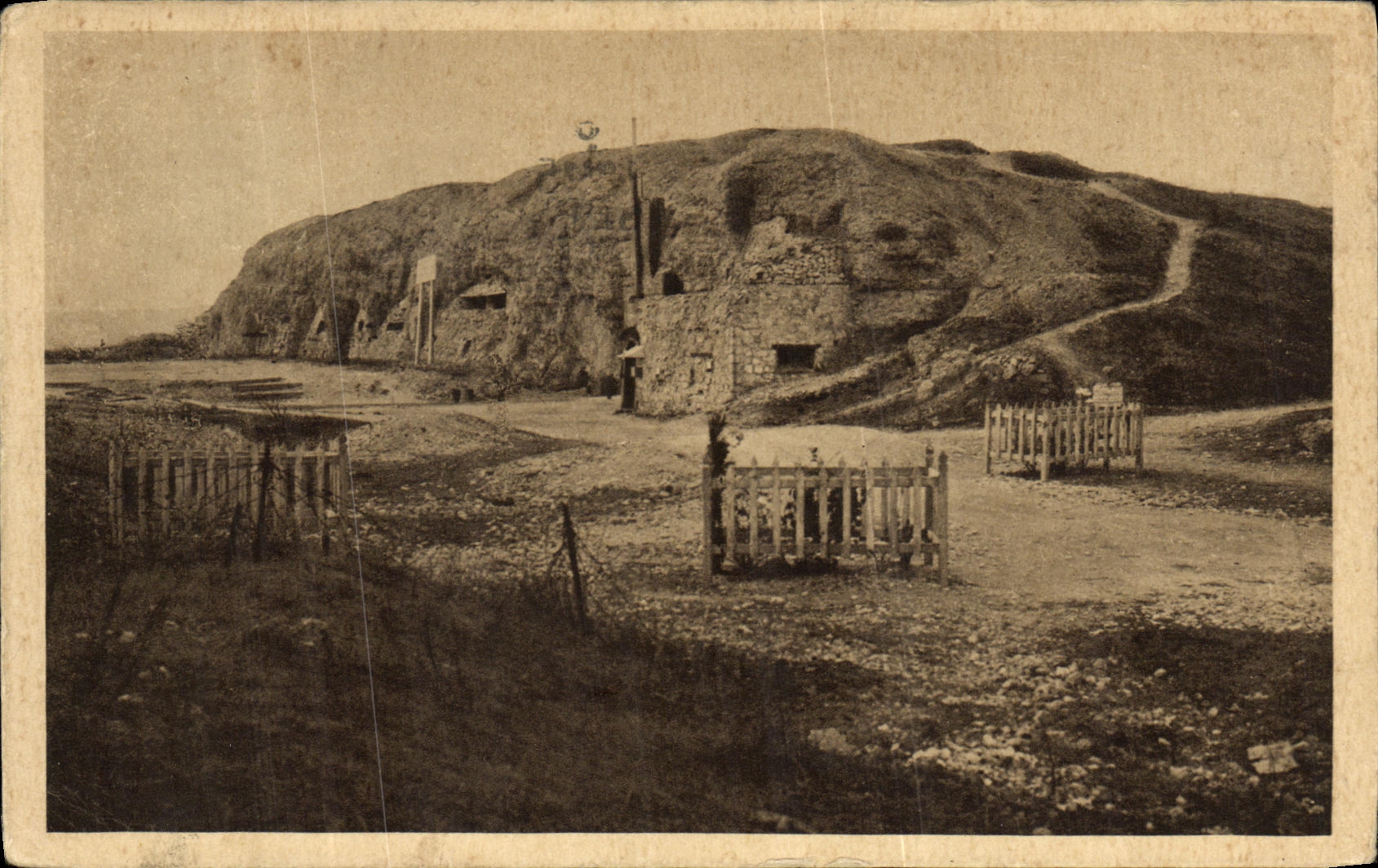 VINTAGE POSTCARD Strong Militaria of Laux