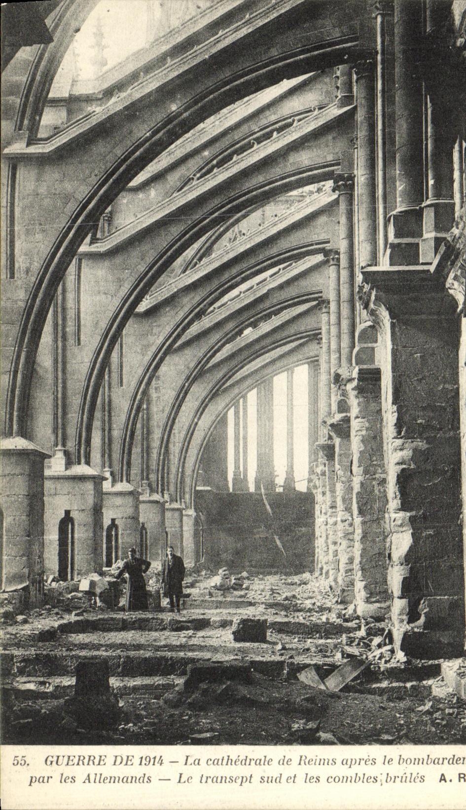 VINTAGE POSTCARD Militaria Rheims the Cathedral of After the Bombardment
