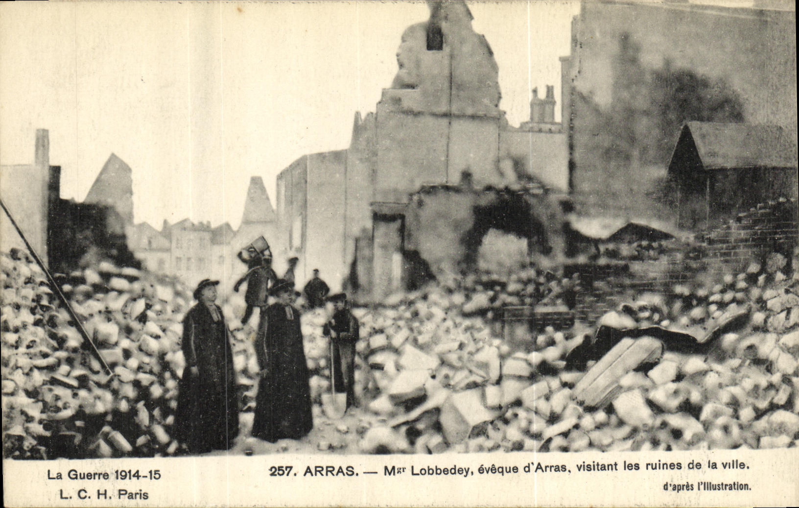 CPA Militaria Arras Lobbedey eveque d Arras visitant les ruines de la ville 