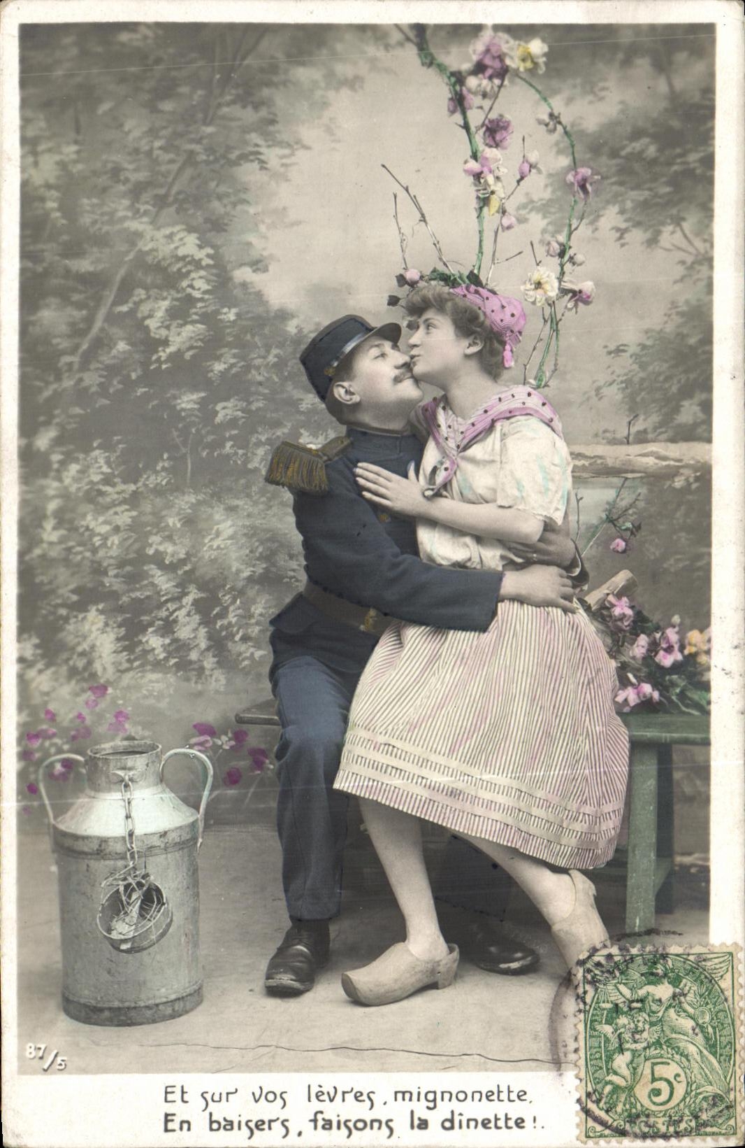 CPA Militaria Le Reve Du Soldat Et Campagne Femme