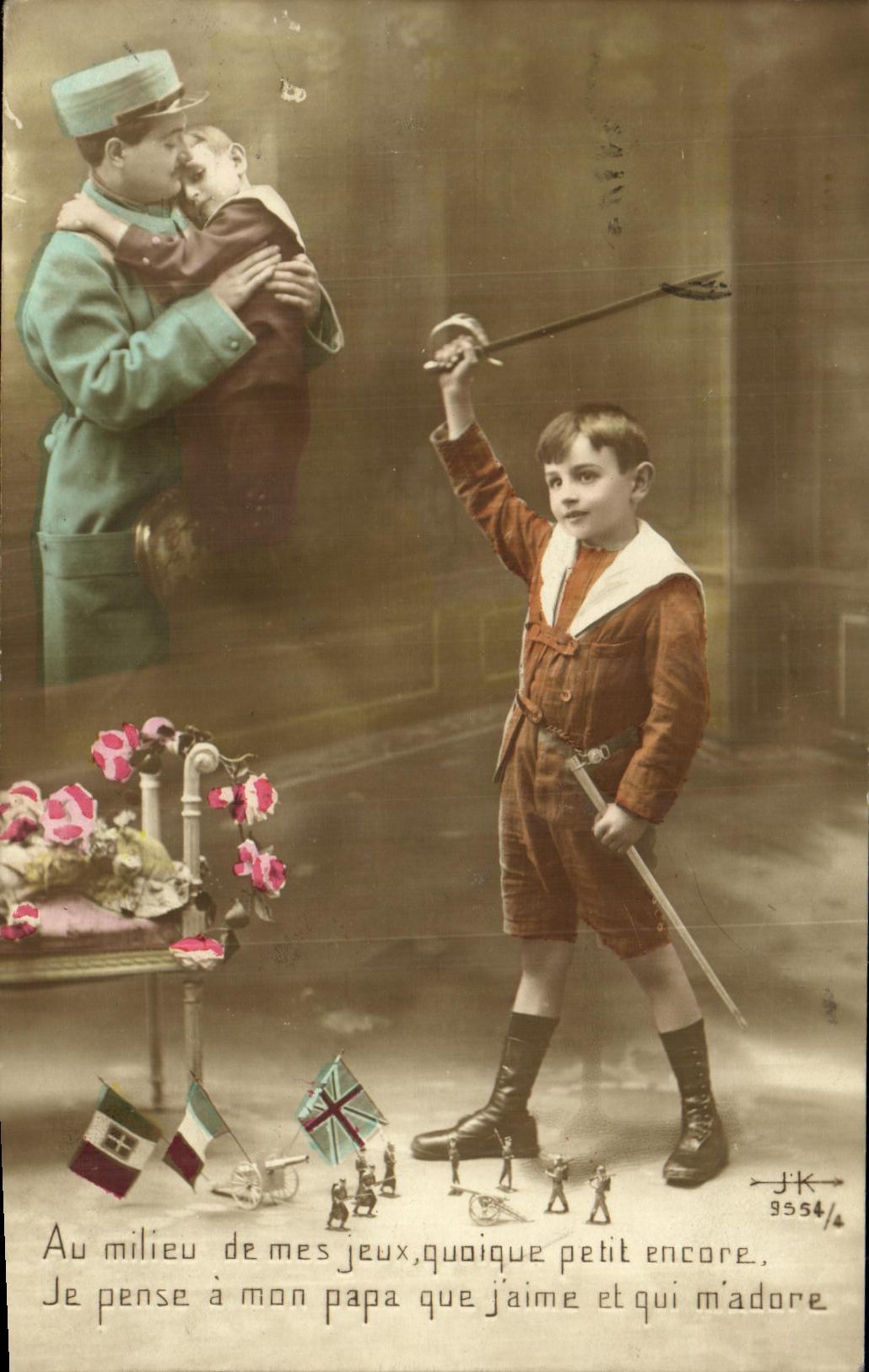 CPA Militaria Au Milieu de Mes Jeux Quoique petit encore Enfant Soldats de plomb