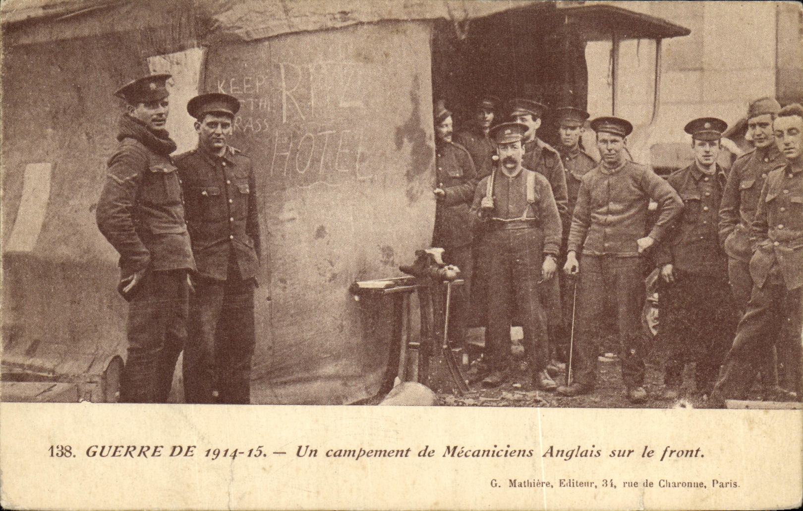 CPA Militaria Guerre De Un Campement de Mecaniciens Anglais sur le Front