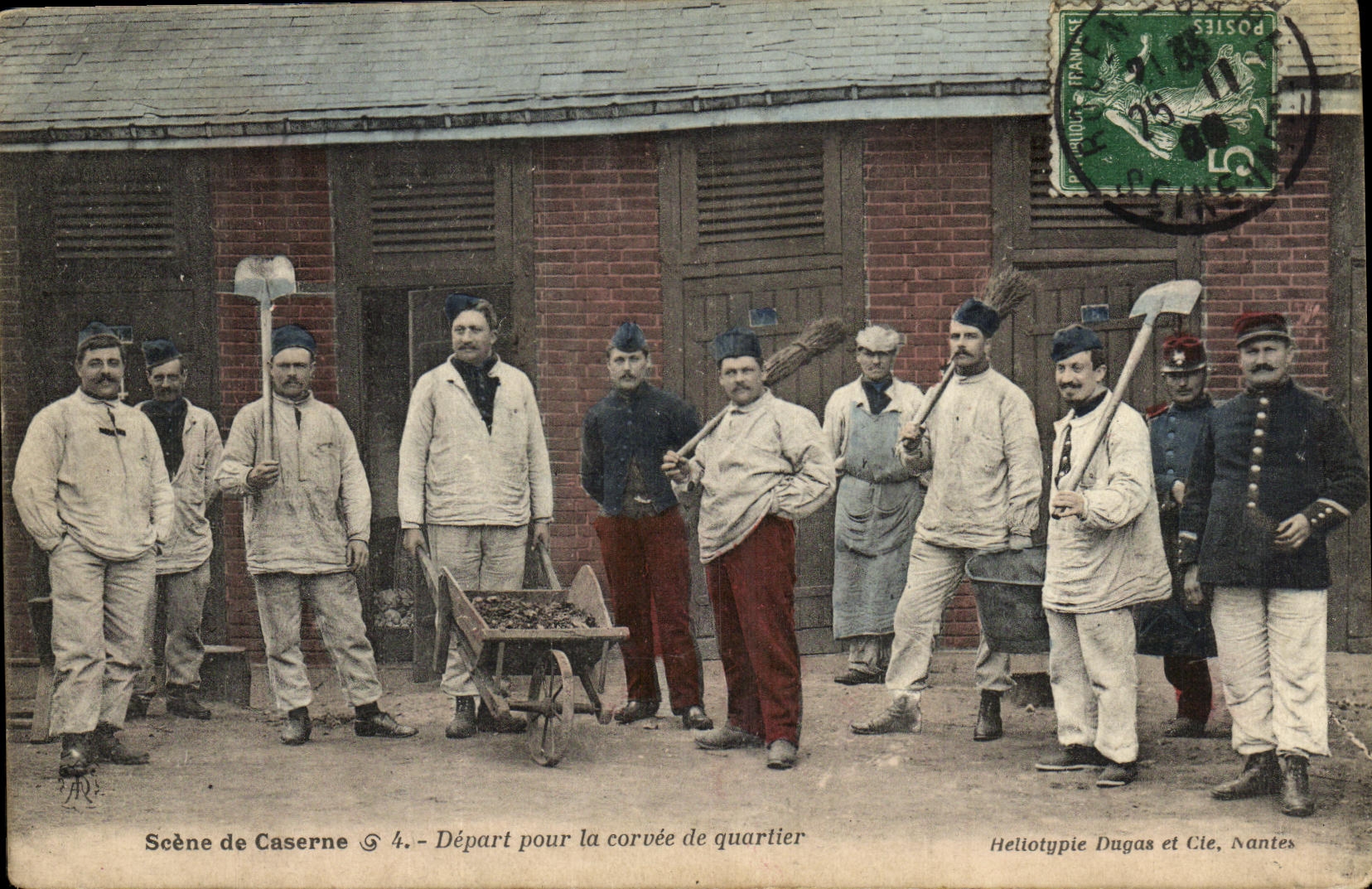 CPA Militaria Scene de Caserne Depart pour la Corvee de Quartier