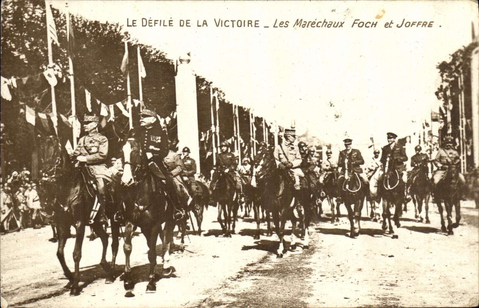 VINTAGE POSTCARD Militaria the Procession Of the Victoire the marshals Joffre and Foch Paris