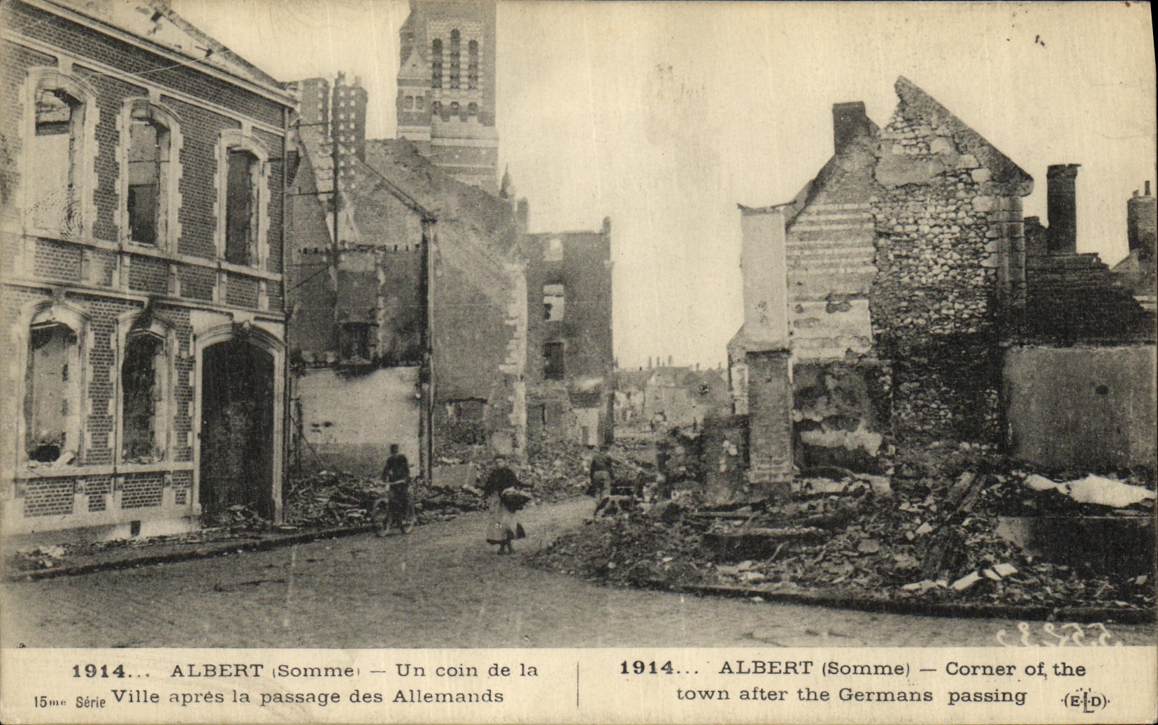 POSTAL Militaria Albert Somme de la VENDIMIA una esquina de la ciudad despues del paso del aleman