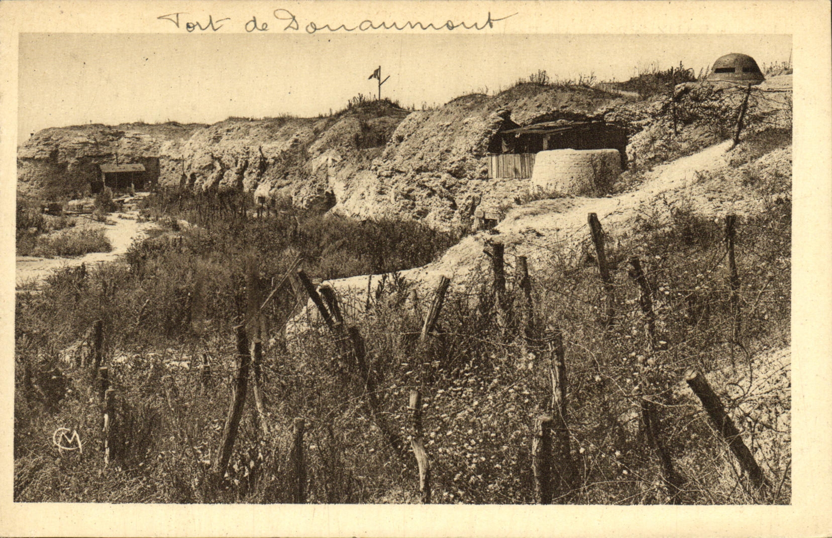 VINTAGE POSTCARD Strong Militaria of Douaumont