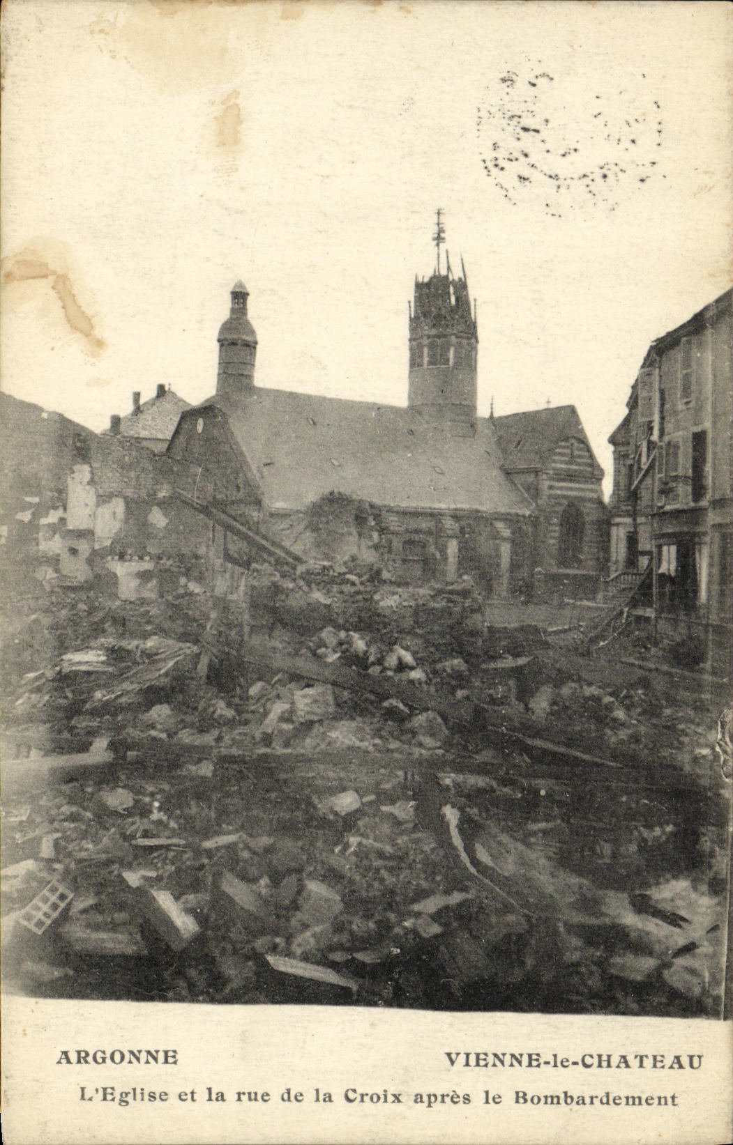 VINTAGE POSTCARD Militaria Vienna the Castle L Church and the Street of the Cross After the Bombardment