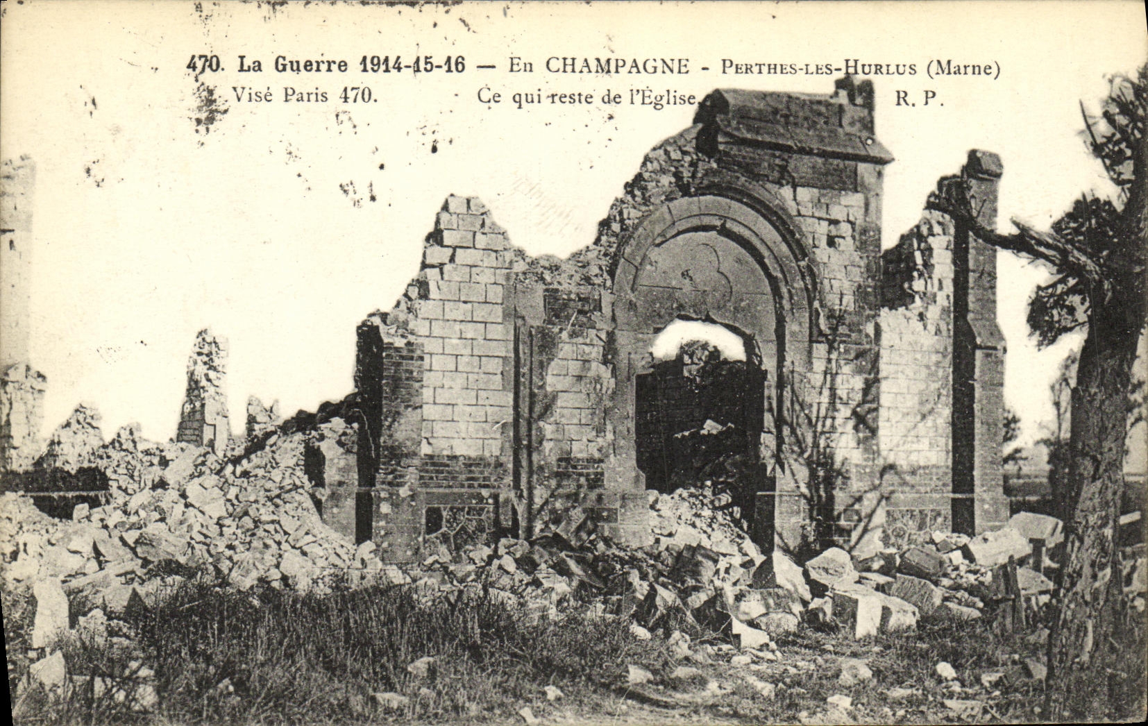 VINTAGE POSTCARD Militaria War Perthes the Champagne Hurlus L church