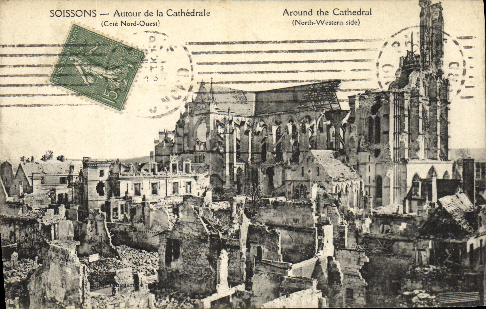 CPA Militaria Soissons Autour de la Cathedrale