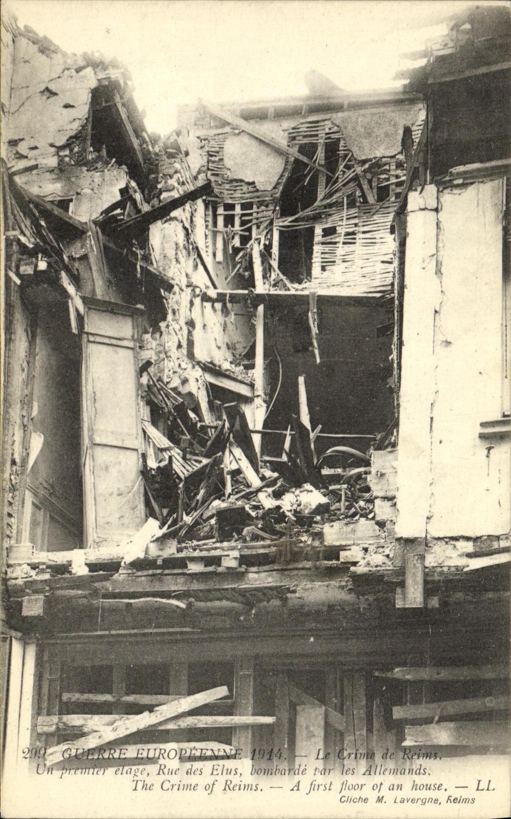 VINTAGE POSTCARD Militaria European War the Crime of Rheims street of the Elected officials