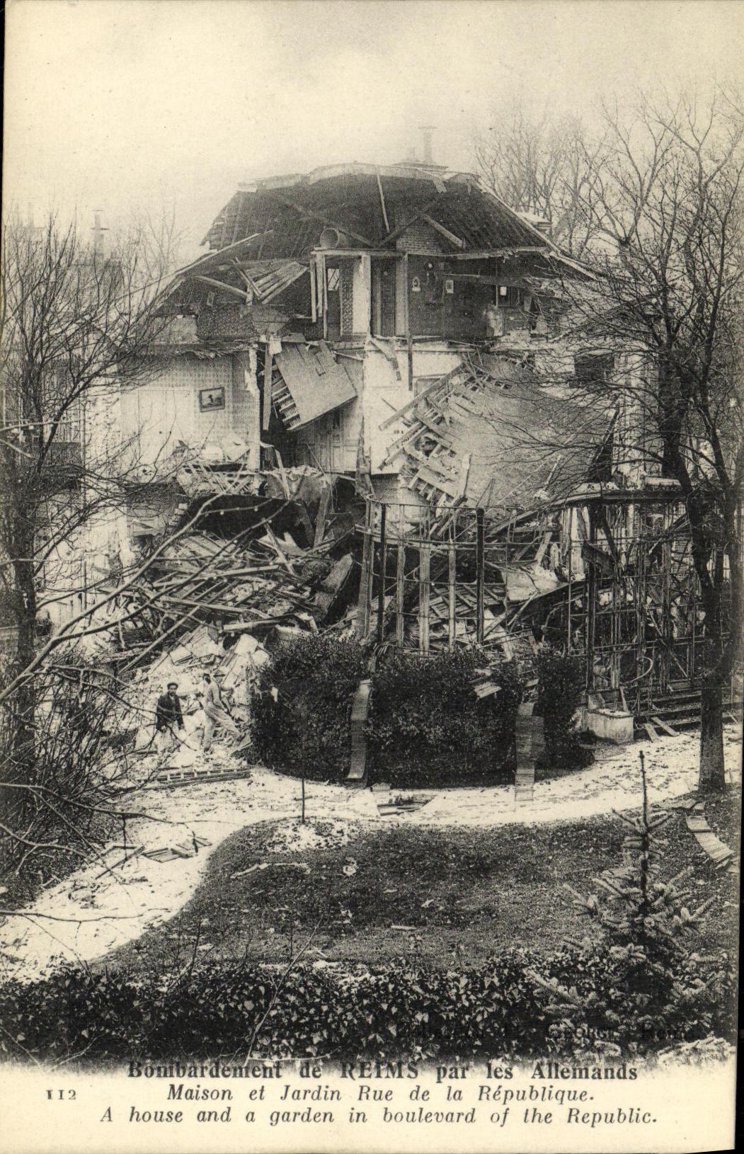 VINTAGE POSTCARD Militaria Bombardment of Rheims by the Germans House and garden Street of the Republic