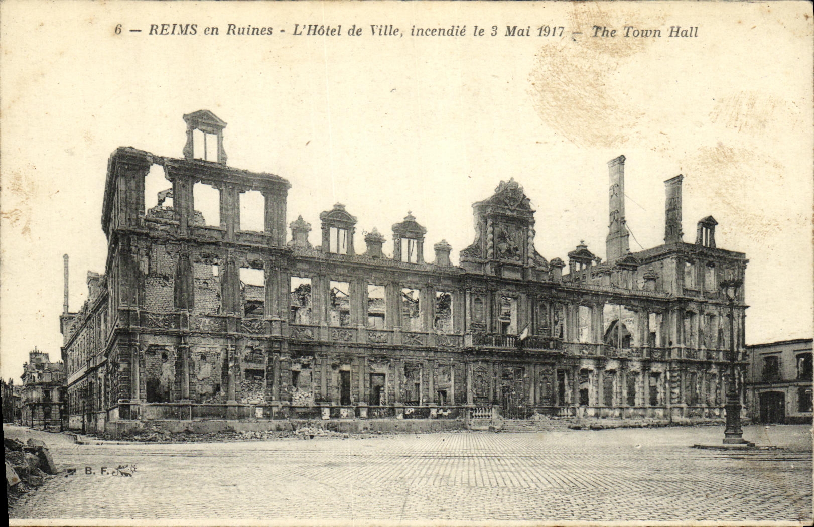 VINTAGE POSTCARD Rheims in Ruins L Town hall incedie the Militaria on May 3rd  1917