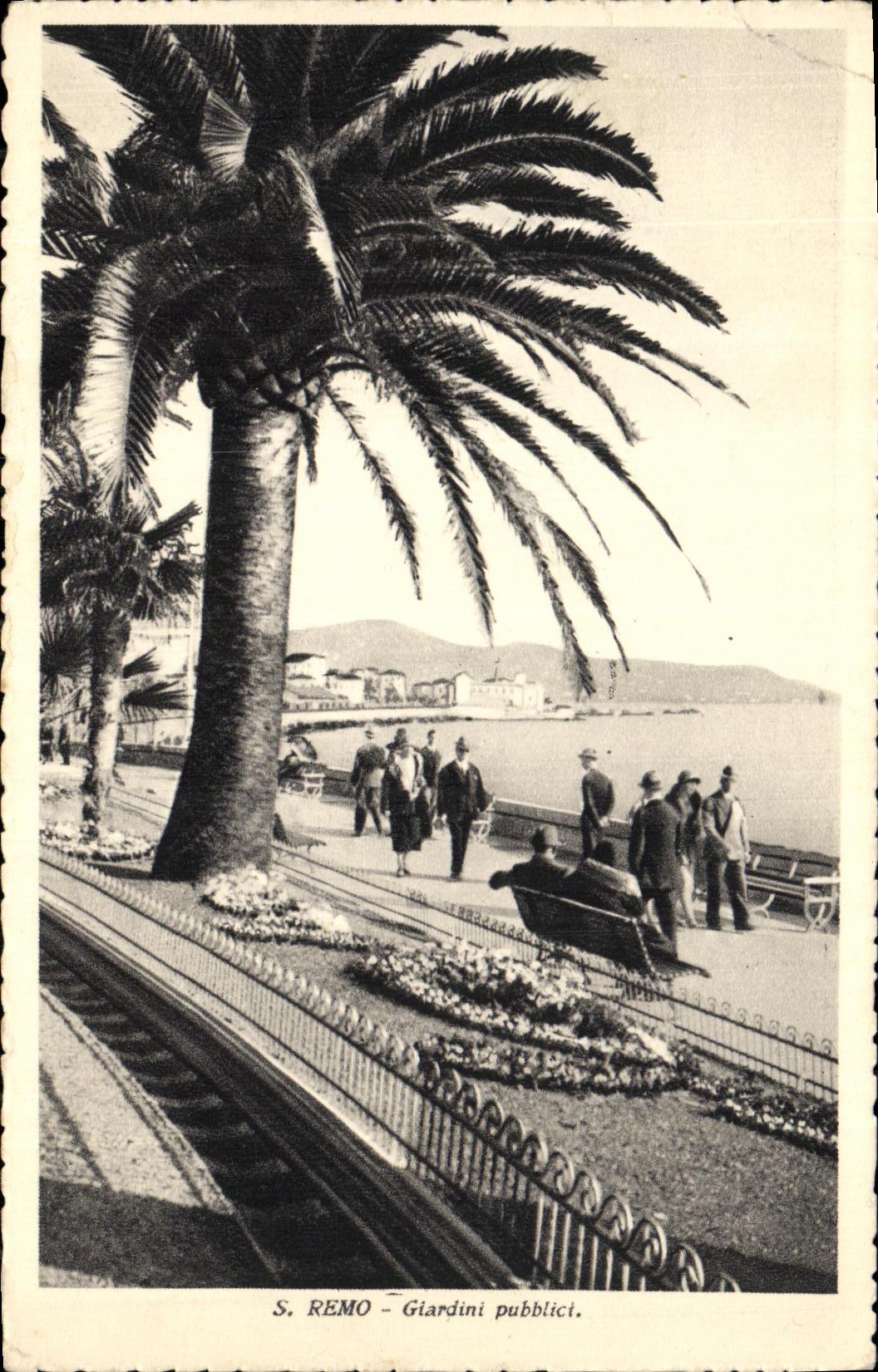 POSTAL S Remo Giardini Pubblict de la VENDIMIA