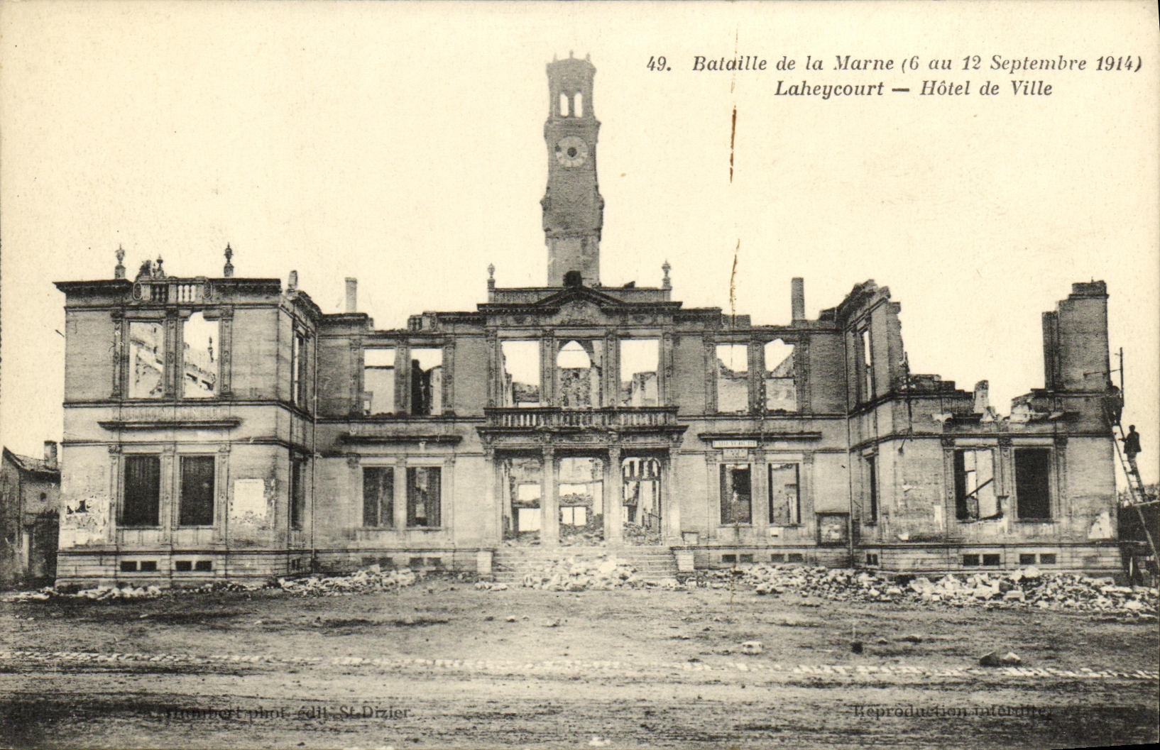 VINTAGE POSTCARD Militaria Battles of the Marne Laheycourt Town hall