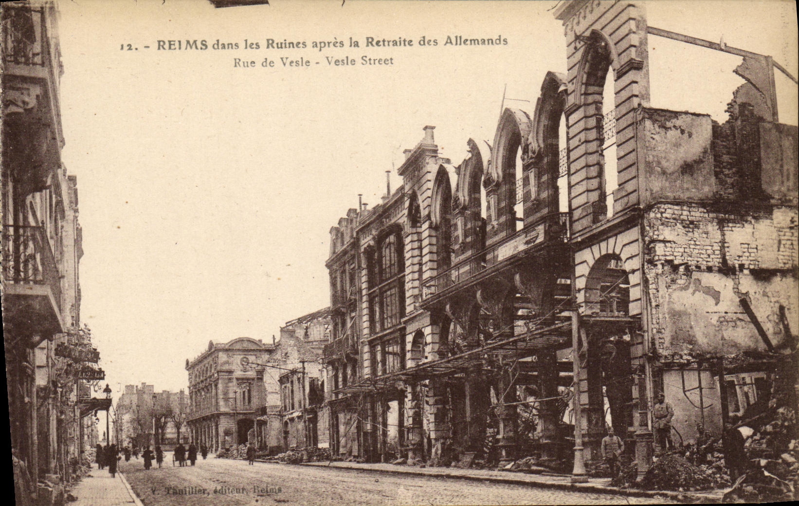 VINTAGE POSTCARD Militaria Rheims in the Ruins after the retirement of German Street of Vesle