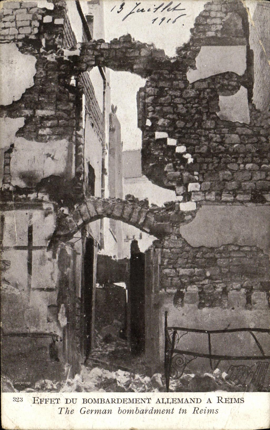 VINTAGE POSTCARD Militaria Effet Of the German bombardment has Rheims