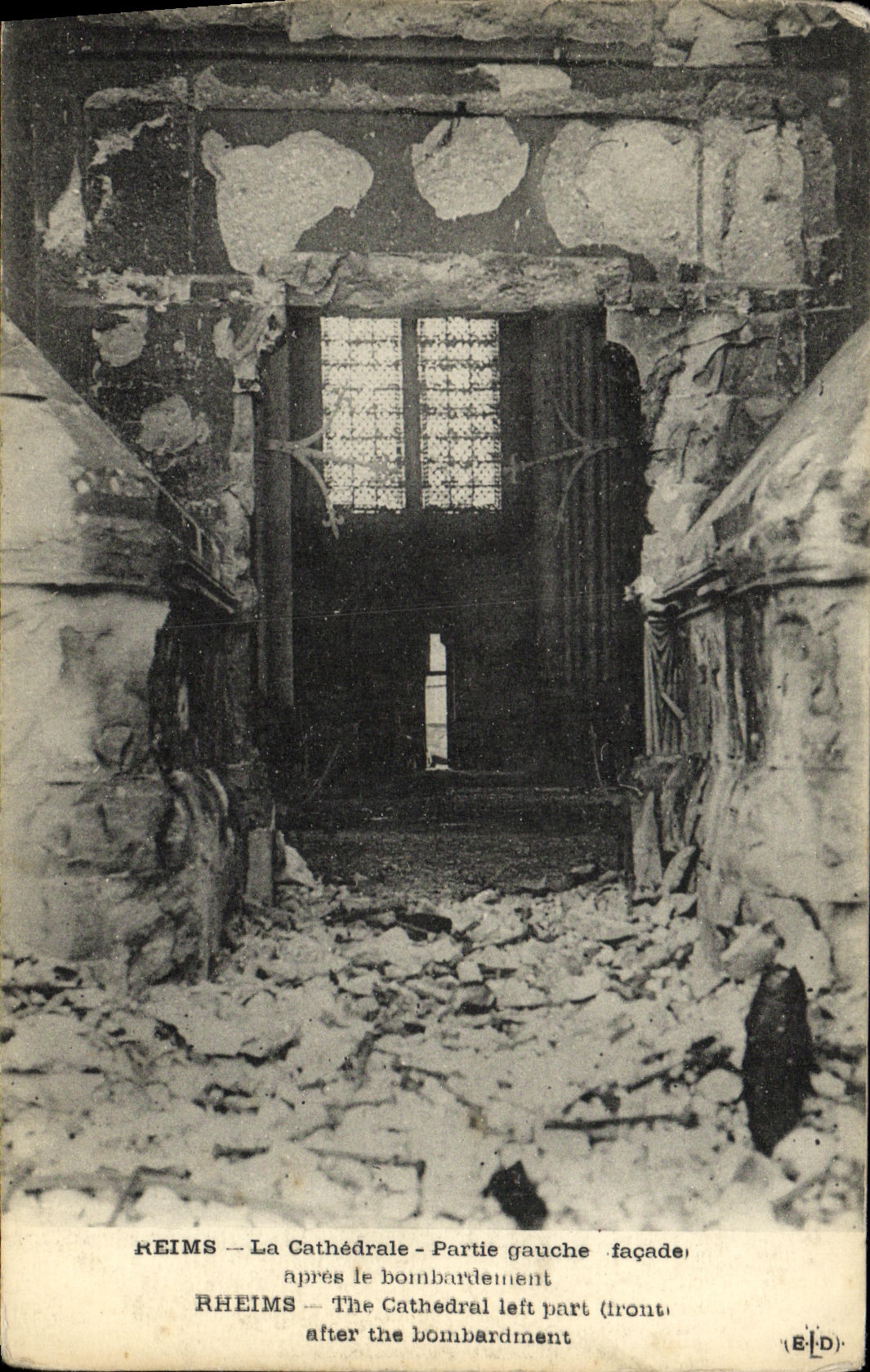 VINTAGE POSTCARD Militaria Rheims the Cathedral Leaves left