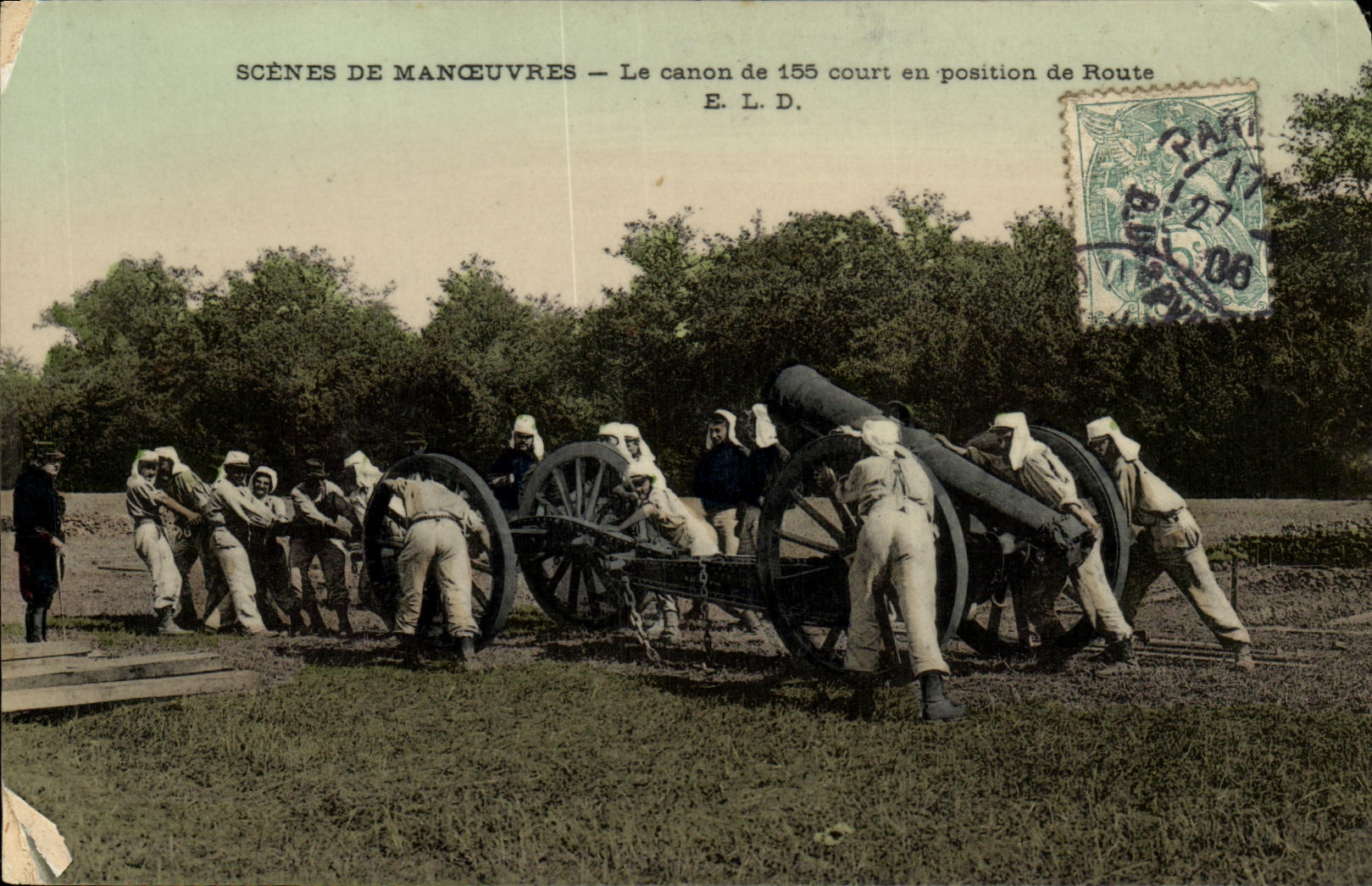 CPA Militaria Scenes De Manoeuvres Le Canon de 155 court en position de route