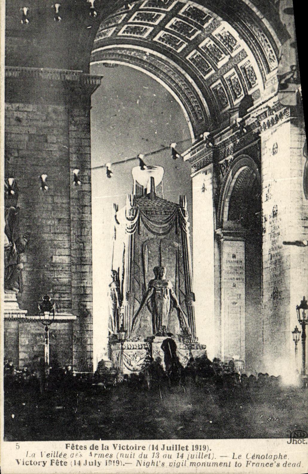 Festivales de Militaria de la POSTAL de la VENDIMIA Victoire Paris del dia del arma del 14 de julio de 1919 antes del cenotafio Arc de Triomphe