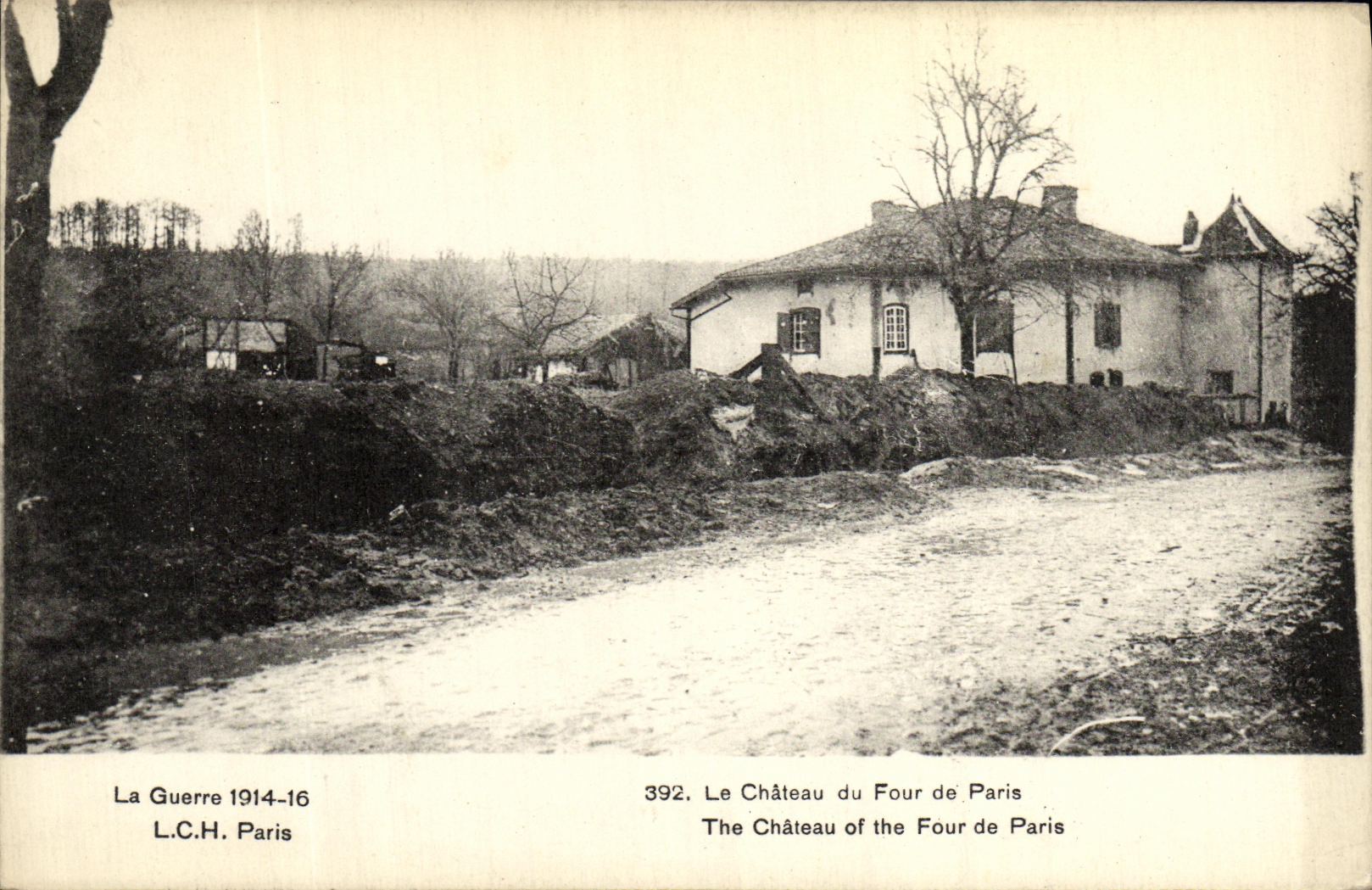 VINTAGE POSTCARD Militaria the castle of the furnace of Paris