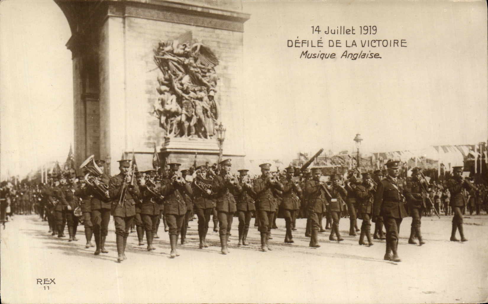 VINTAGE POSTCARD Ravelled Militaria Of the Victoire Paris English Music Militaria