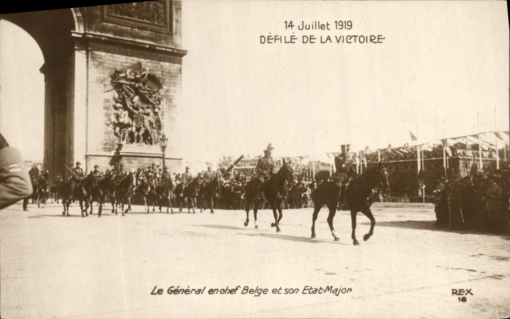 VINTAGE POSTCARD Militaria July Ravelled Of the Victoire the general one as a Belgian chief and his State major