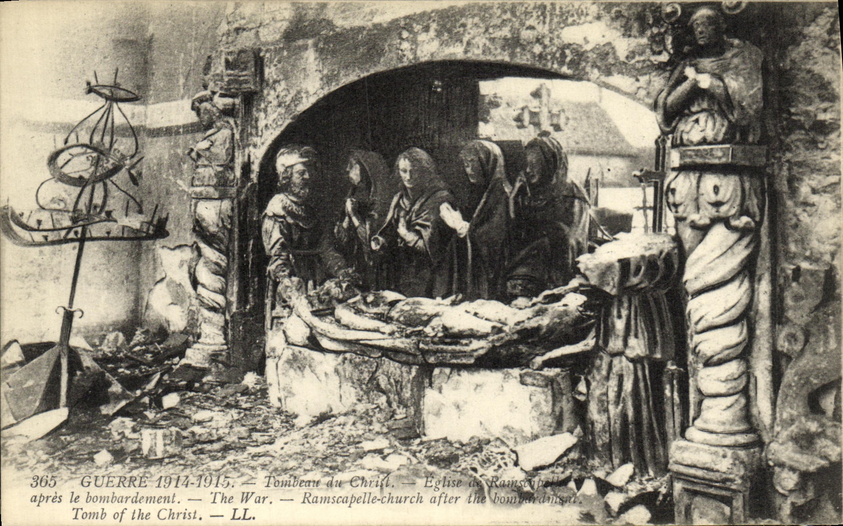 VINTAGE POSTCARD Militaria War Tomb of Christ Church of Ramscapelle