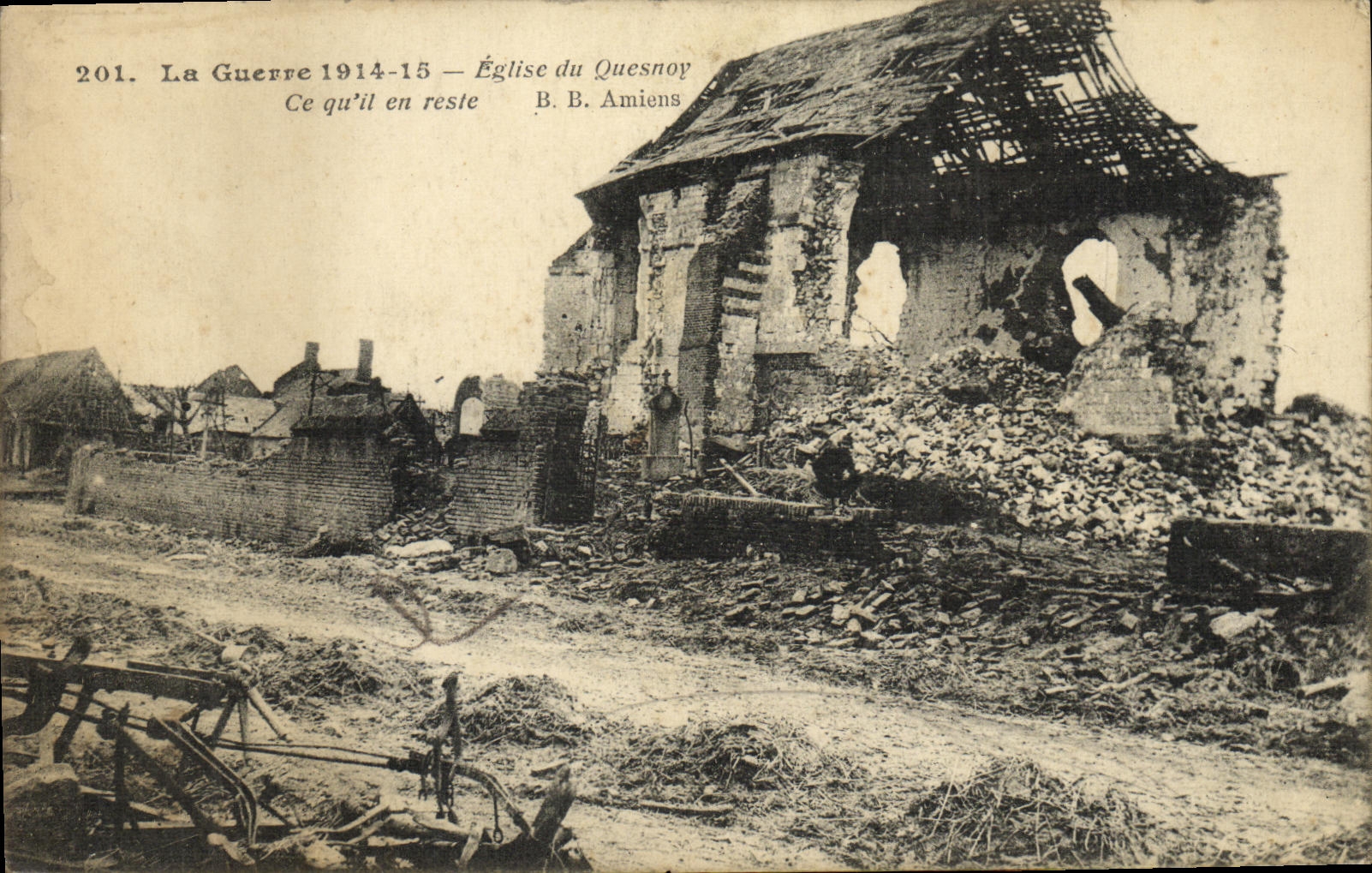 VINTAGE POSTCARD Militaria the War Church of Quesnoy