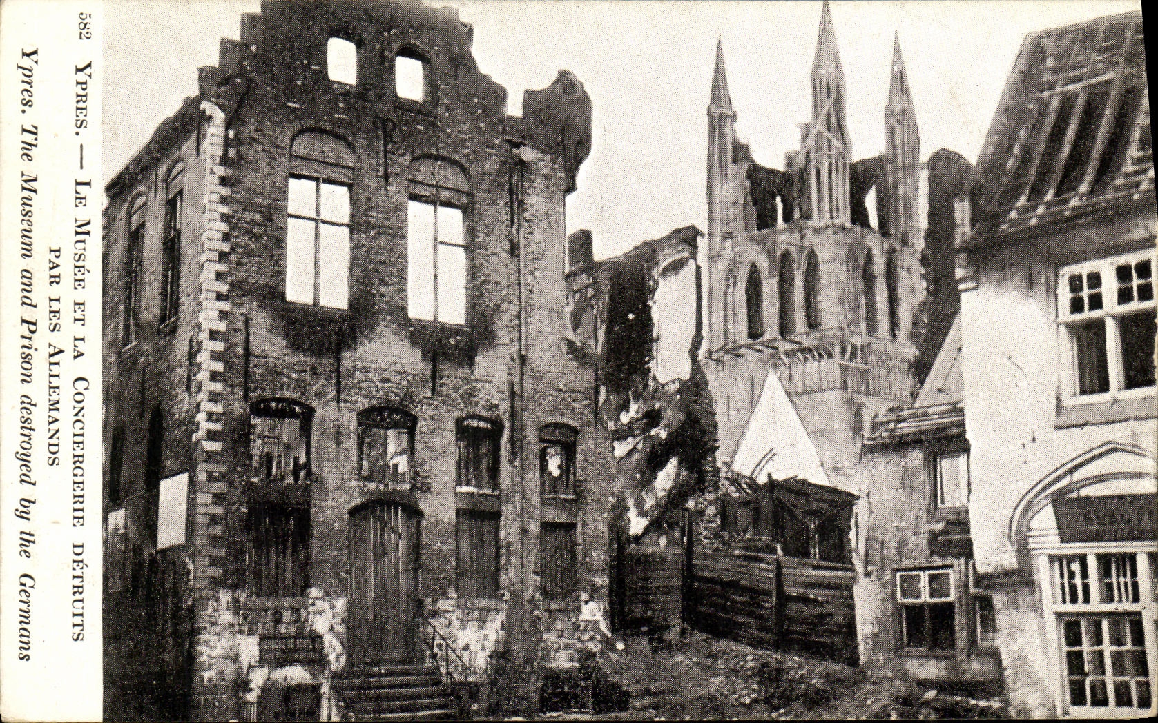 VINTAGE POSTCARD Militaria Ypres the Museum and the Caretaker s lodge destroyed by the Germans