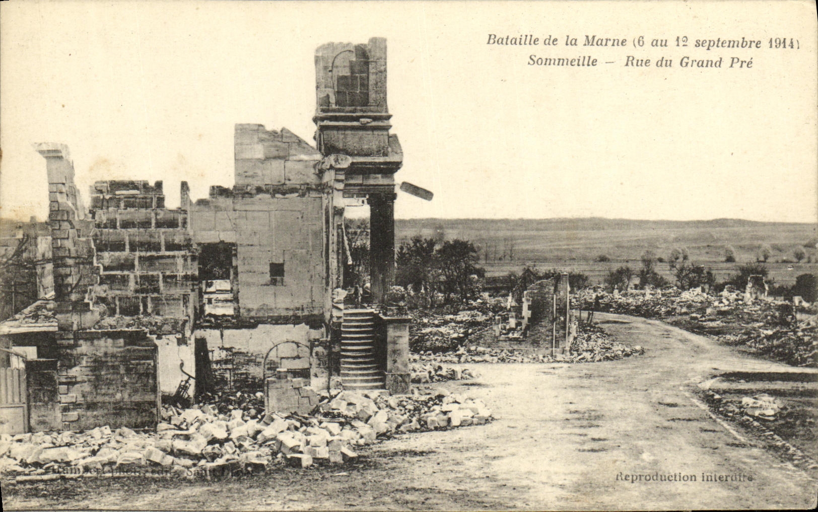 VINTAGE POSTCARD Militaria Battles of the Marne Sommeille Rue of large pre