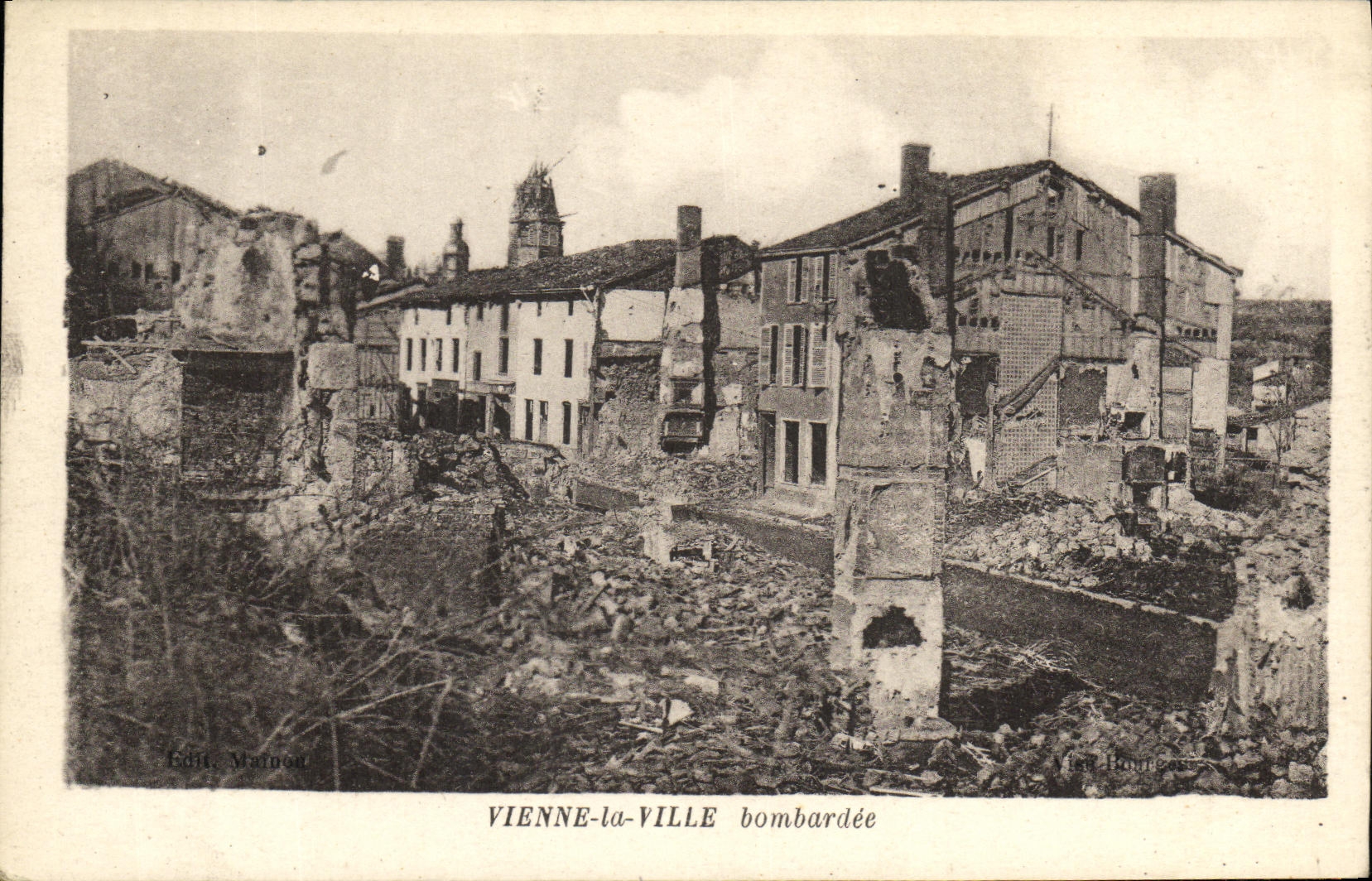 VINTAGE POSTCARD Vienna the Bombardee City