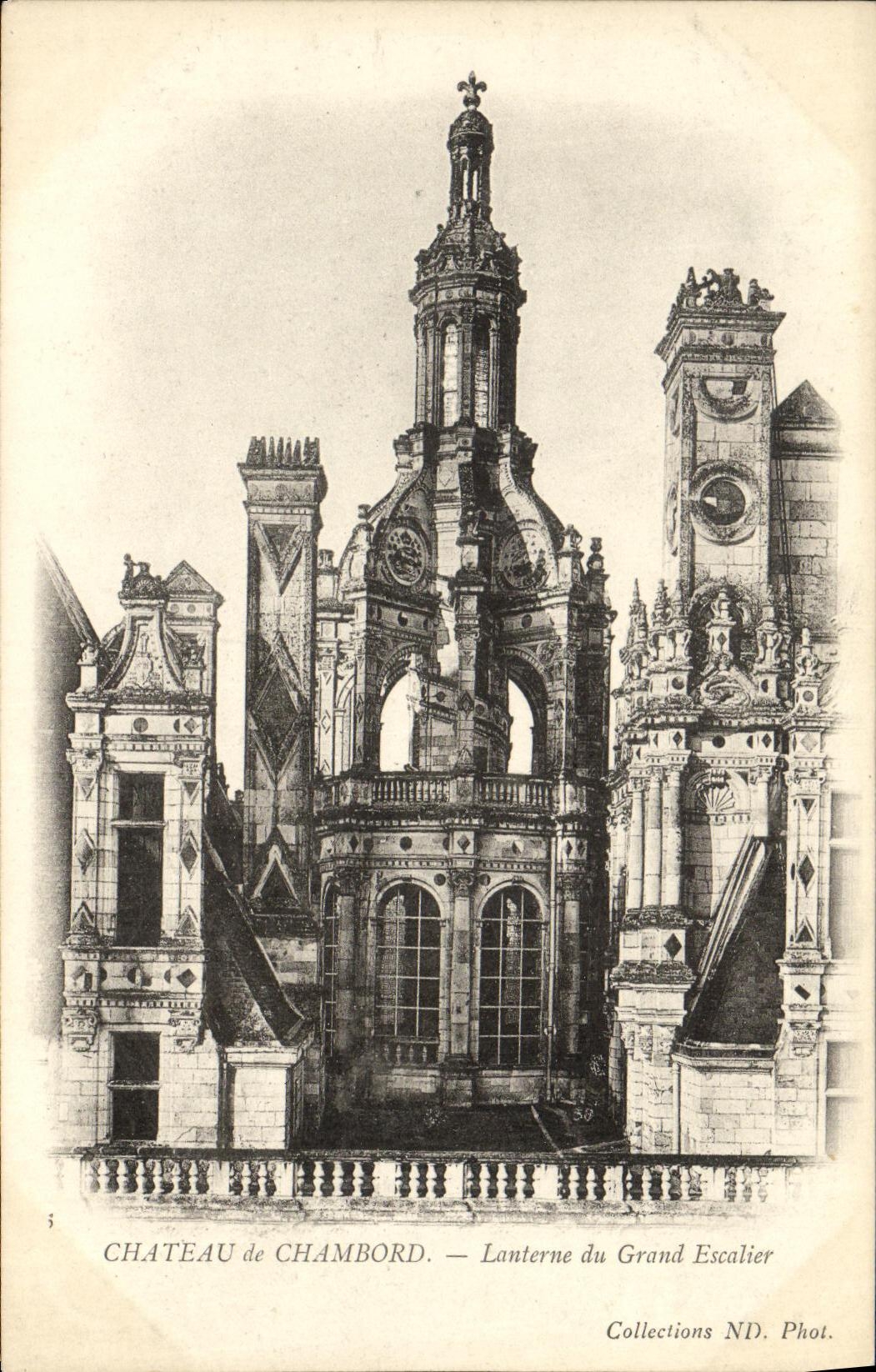 CPA Chateau de Chambord Lanterne du Grand Escalier