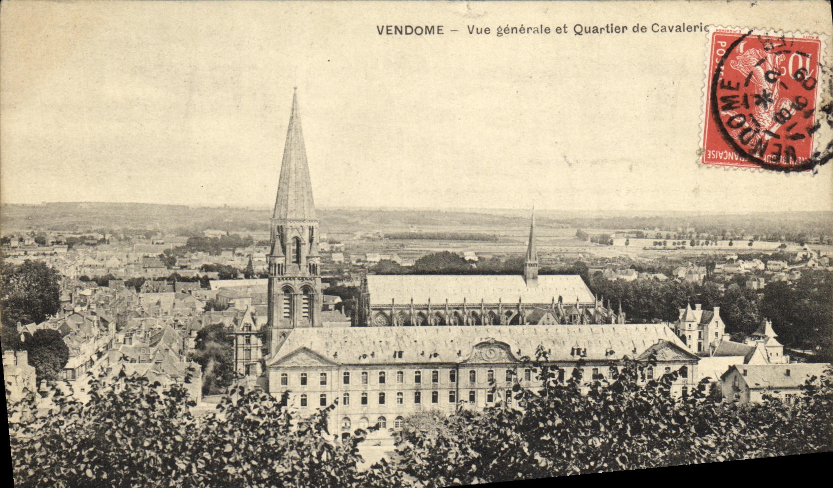 CPA Vendome vue Generale et Quartier de Cavalerie