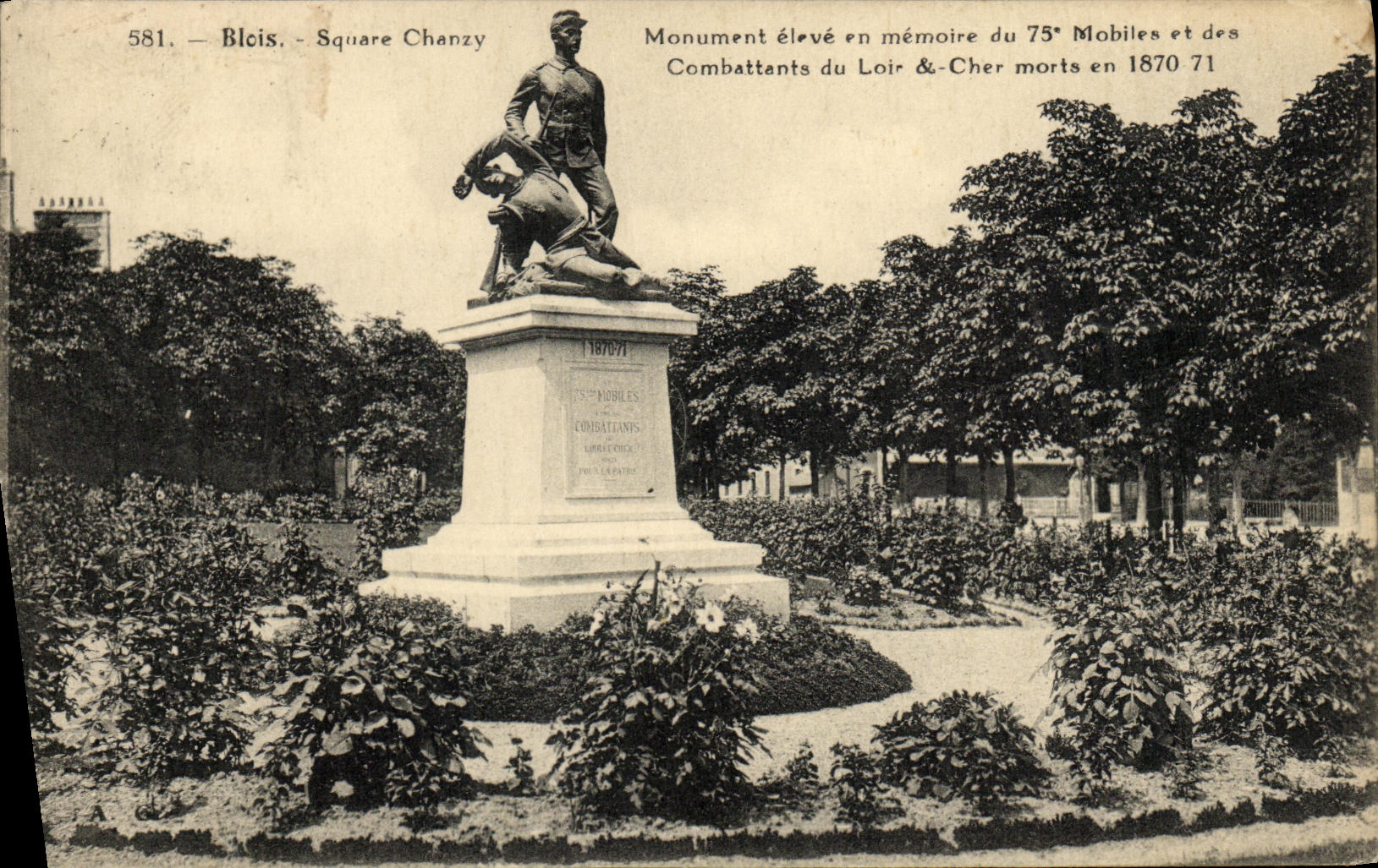 CPA Blois Monument eleve en memoire du 75eme mobiles et des combattants du Loir et Cher Militaria