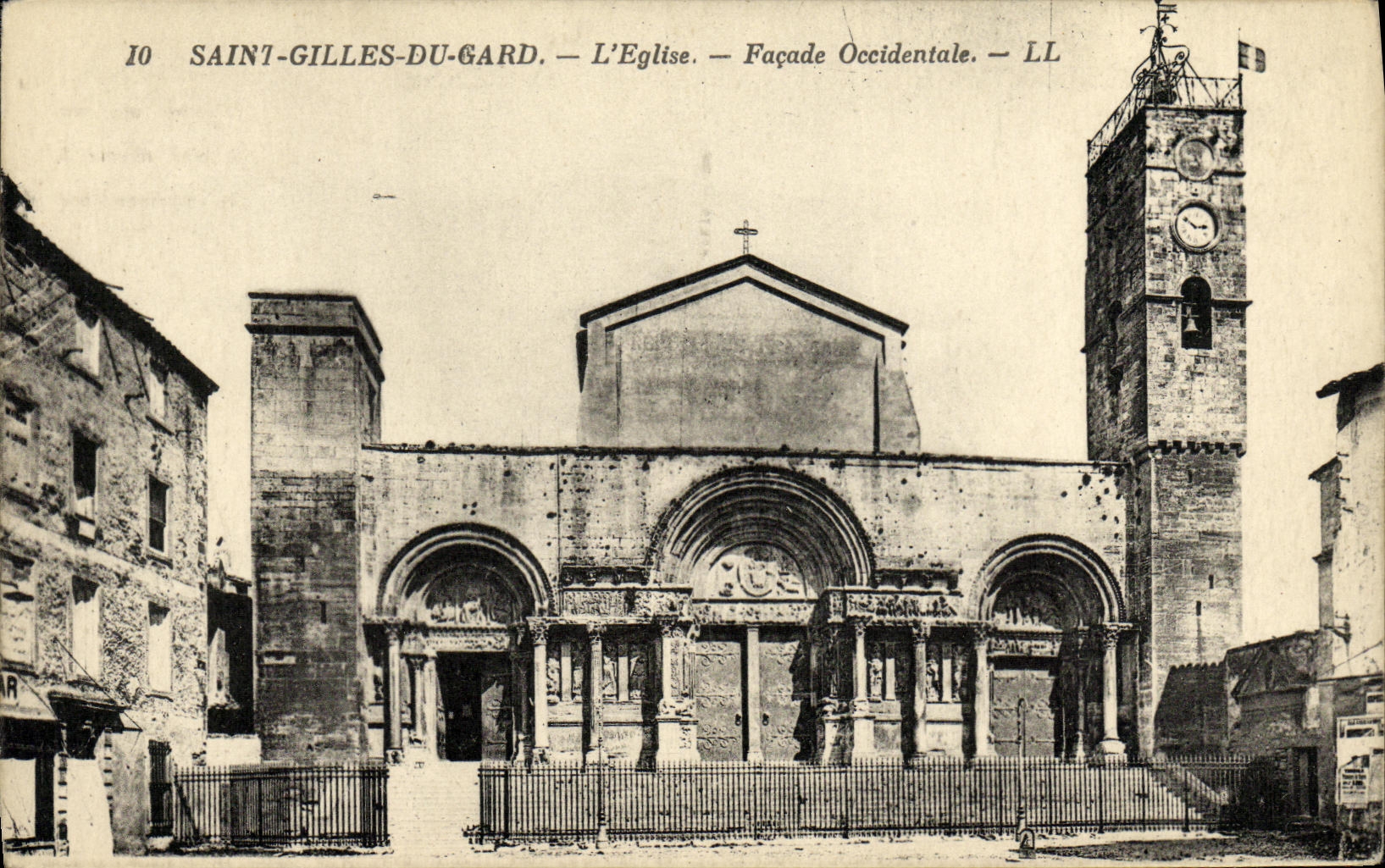 CPA Saint Gilles Du Gard L Eglise Facade Occidentale