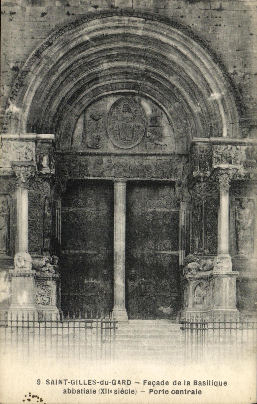CPA Saint Gilles Du Gard Facade de la Basilique Abbatiale