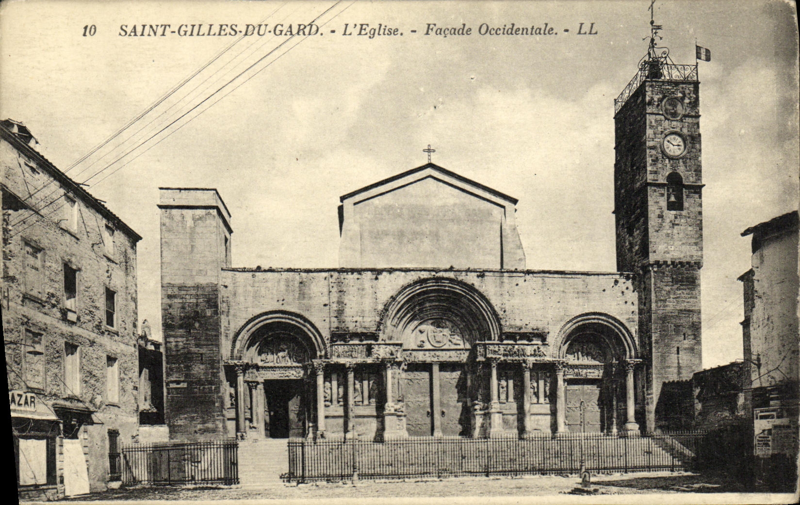 CPA Saint Gilles Du Gard L Eglise Facade Occidentale