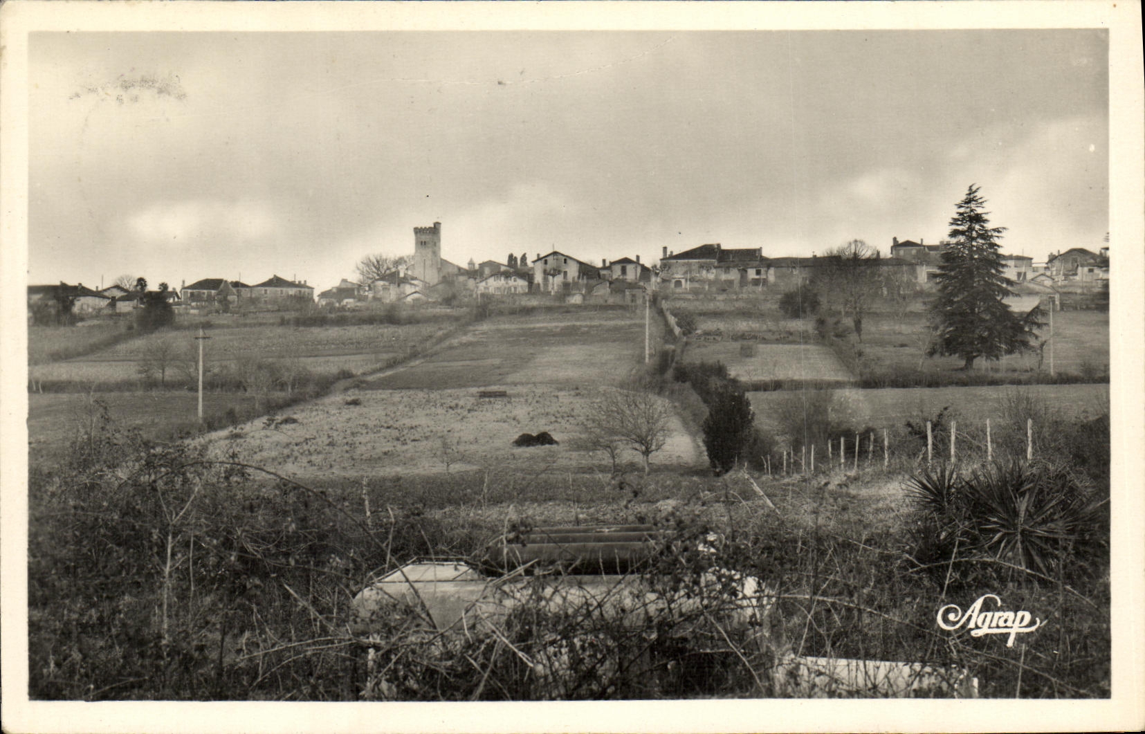 VINTAGE POSTCARD Montaut View