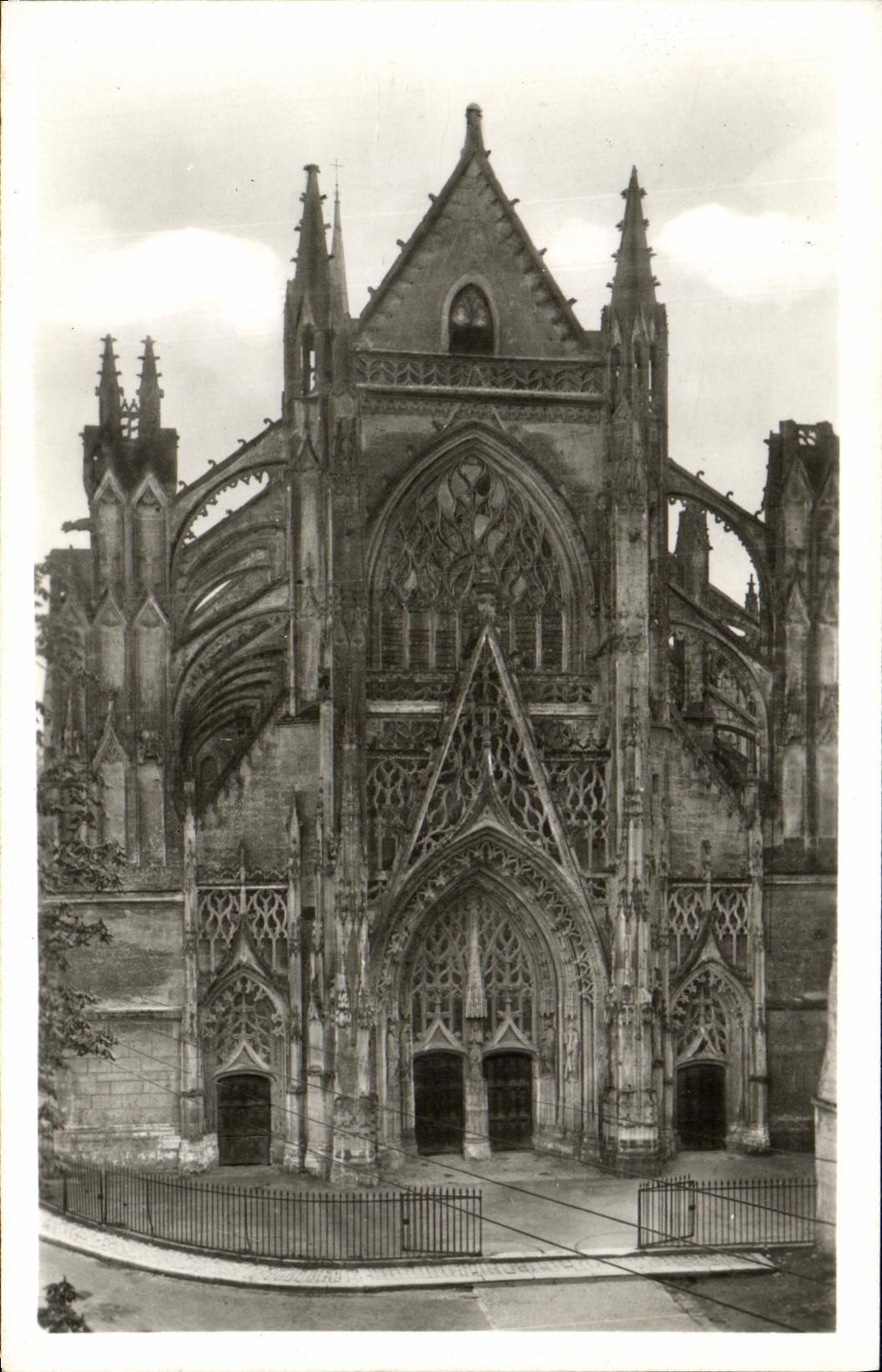 CPA Vendome La Trinite Facade generale