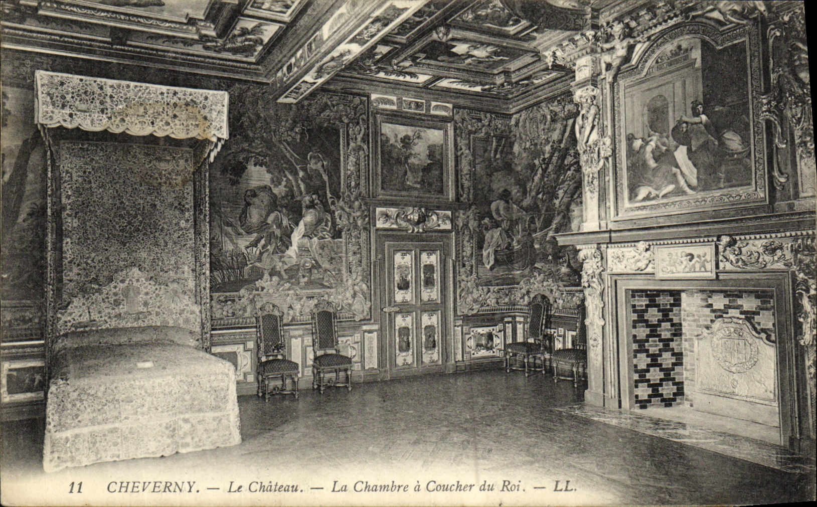 CPA Cheverny Le Chateau La Chambre a Coucher du Roi