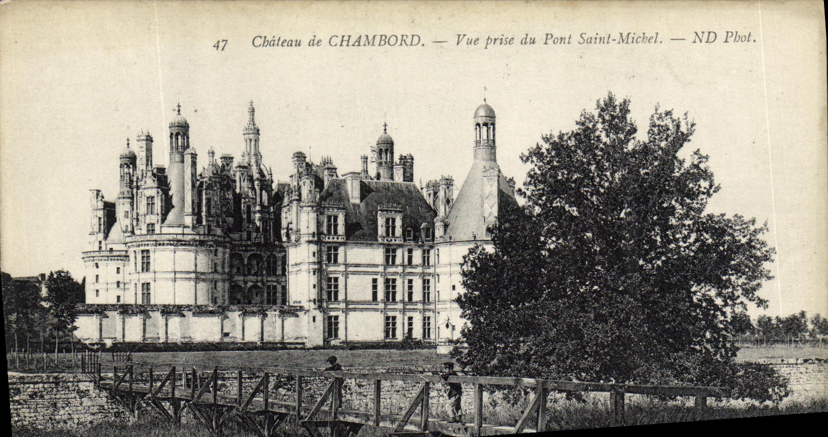 CPA Chambord Le Chateau Vue Prise du Mont Saint Michel