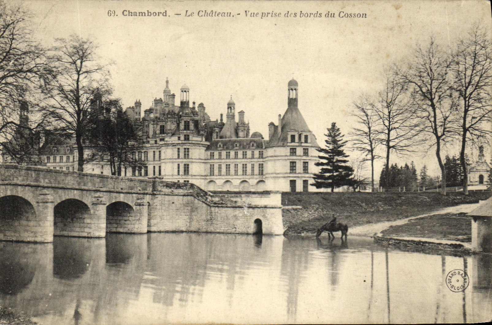 CPA Chambord Le Chateau Vue prise des Bords du Cosson