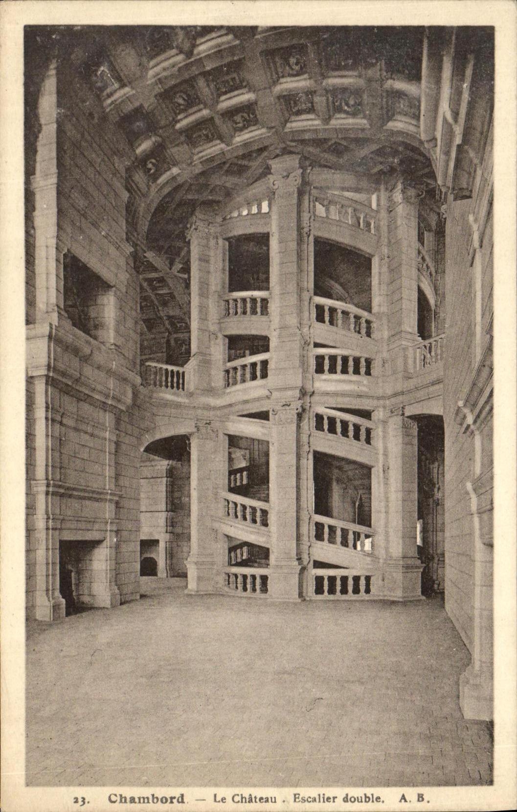 CPA Chambord Le Chateau Escalier double